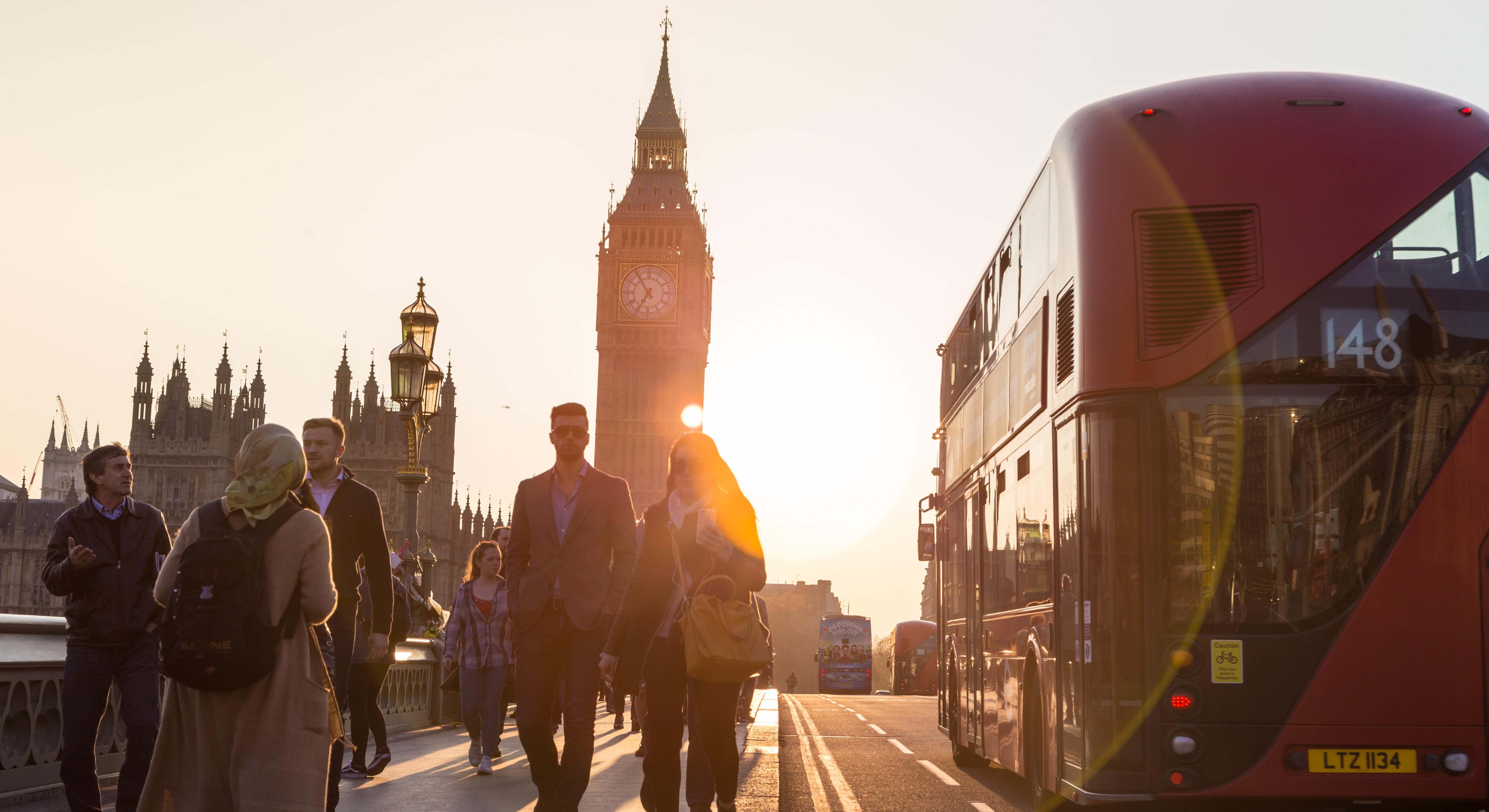 Gente paseando por Londres. Foto: Alamy
