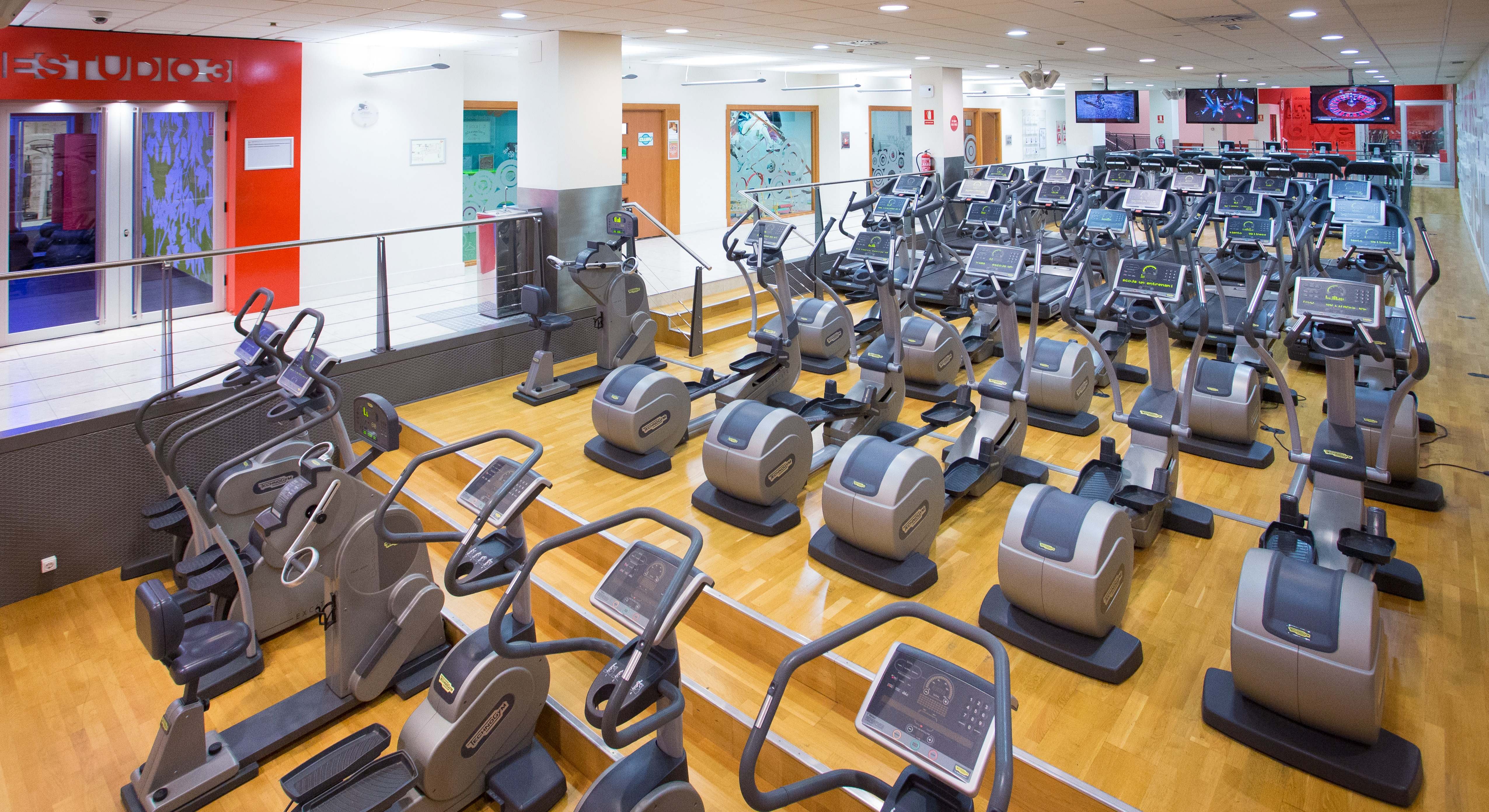 Gimnasio, deporte, práctica deportiva