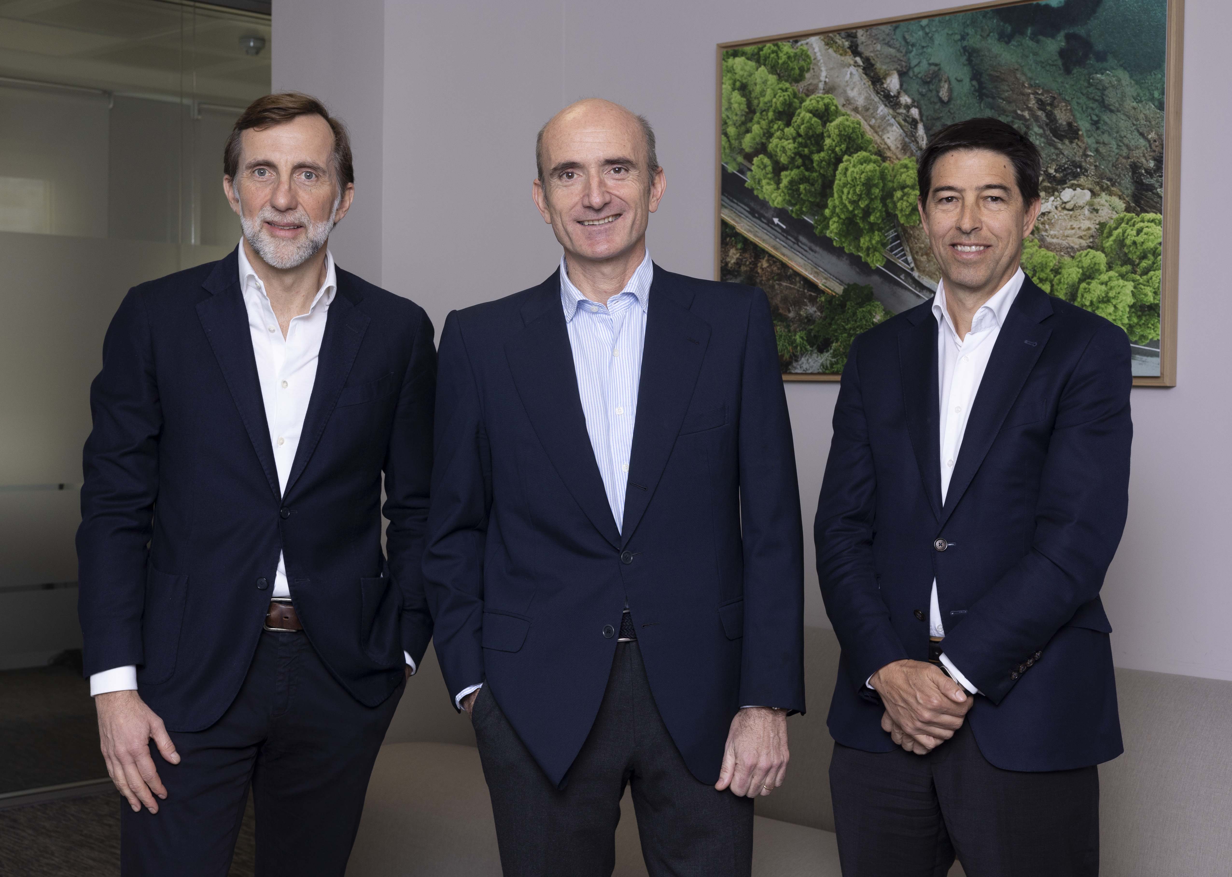 De izquierda a derecha: Luis Seguí, Eduardo Dávila, Juan Leach. EE