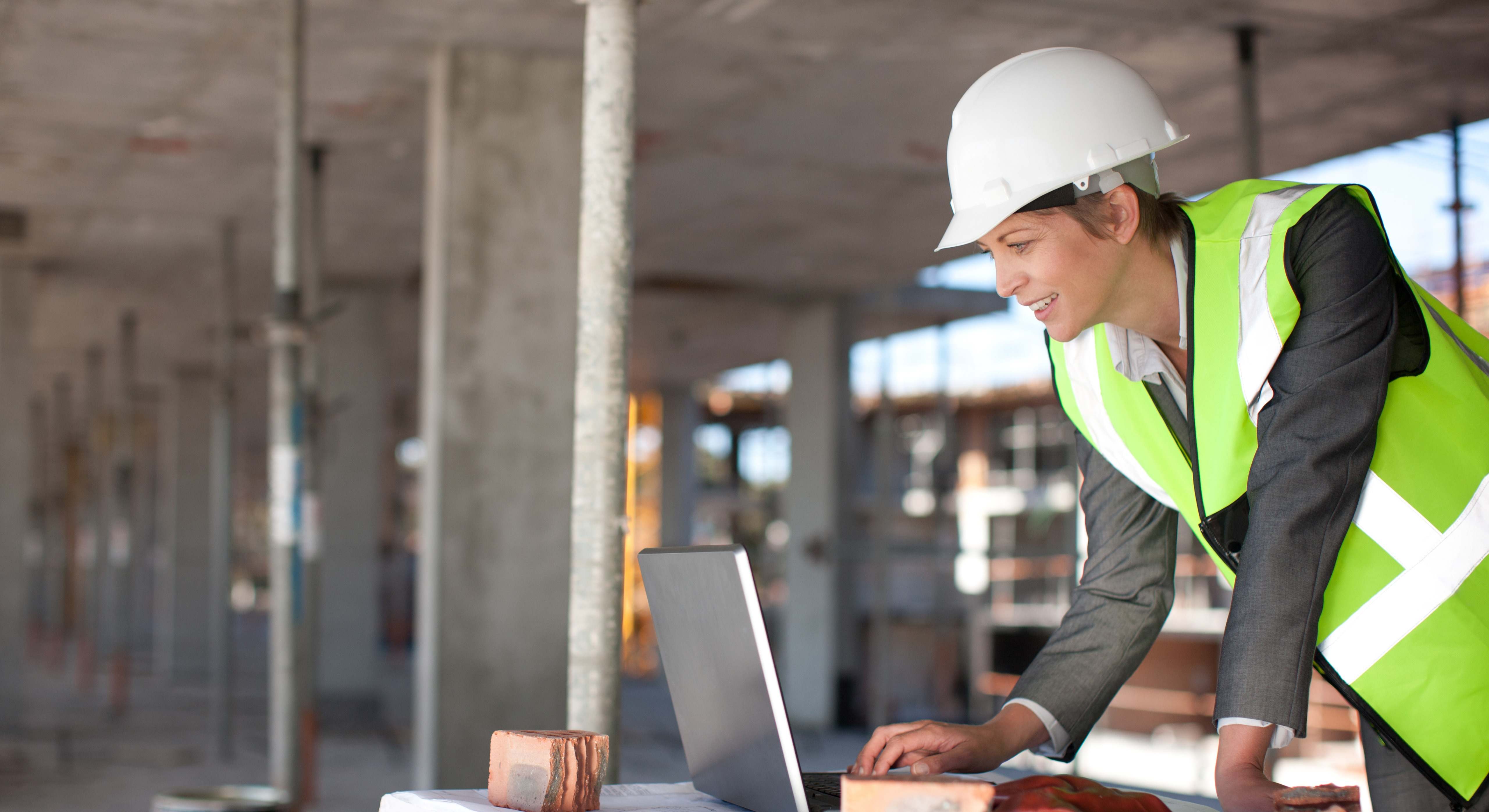 En 2023, las mujeres afiliadas a la Seguridad Social de la construcción aumentaron hasta ocupar el 11,2% del total, un incremento de 7.500 mujeres respecto al año anterior