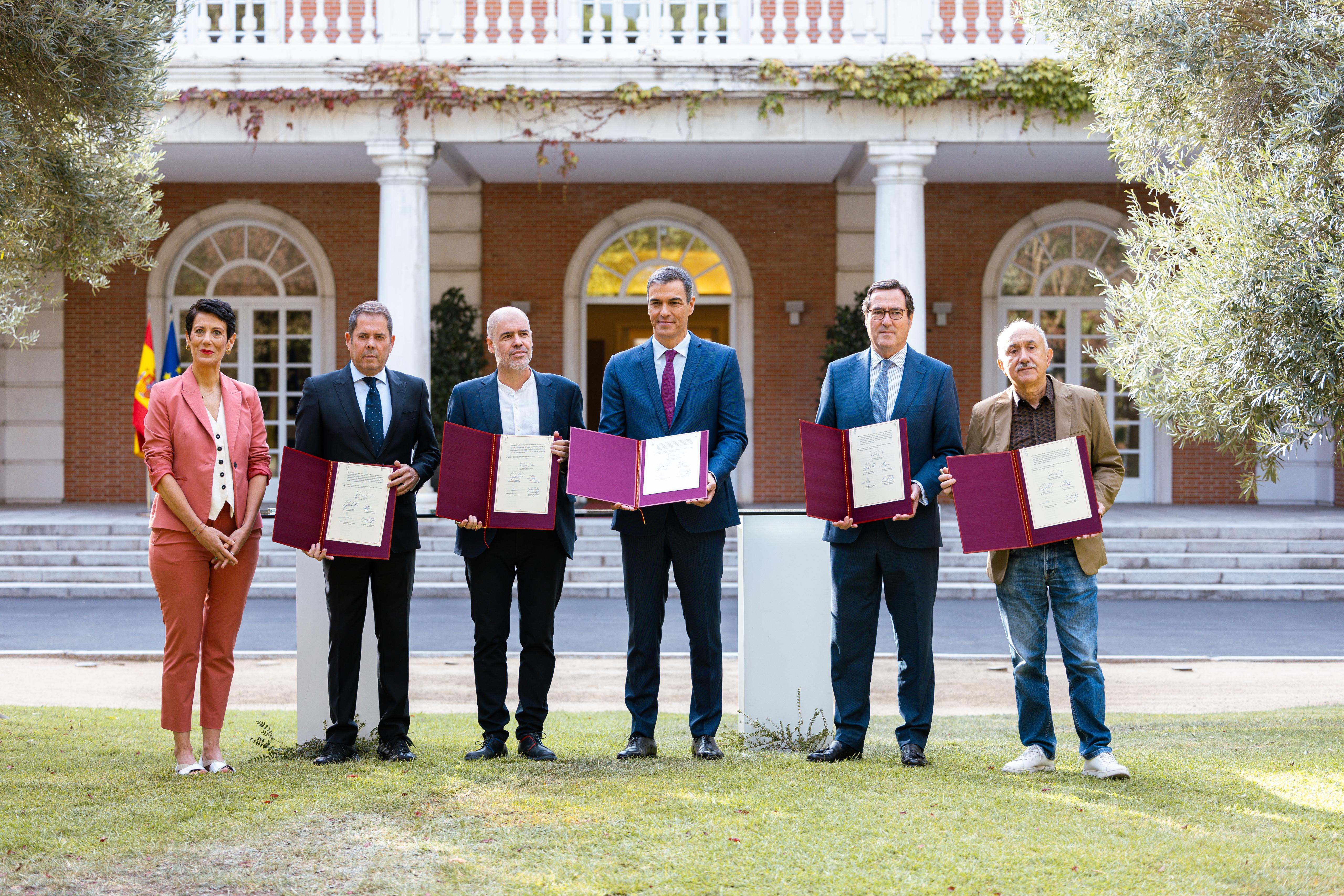 Foto del acuerdo en pensiones