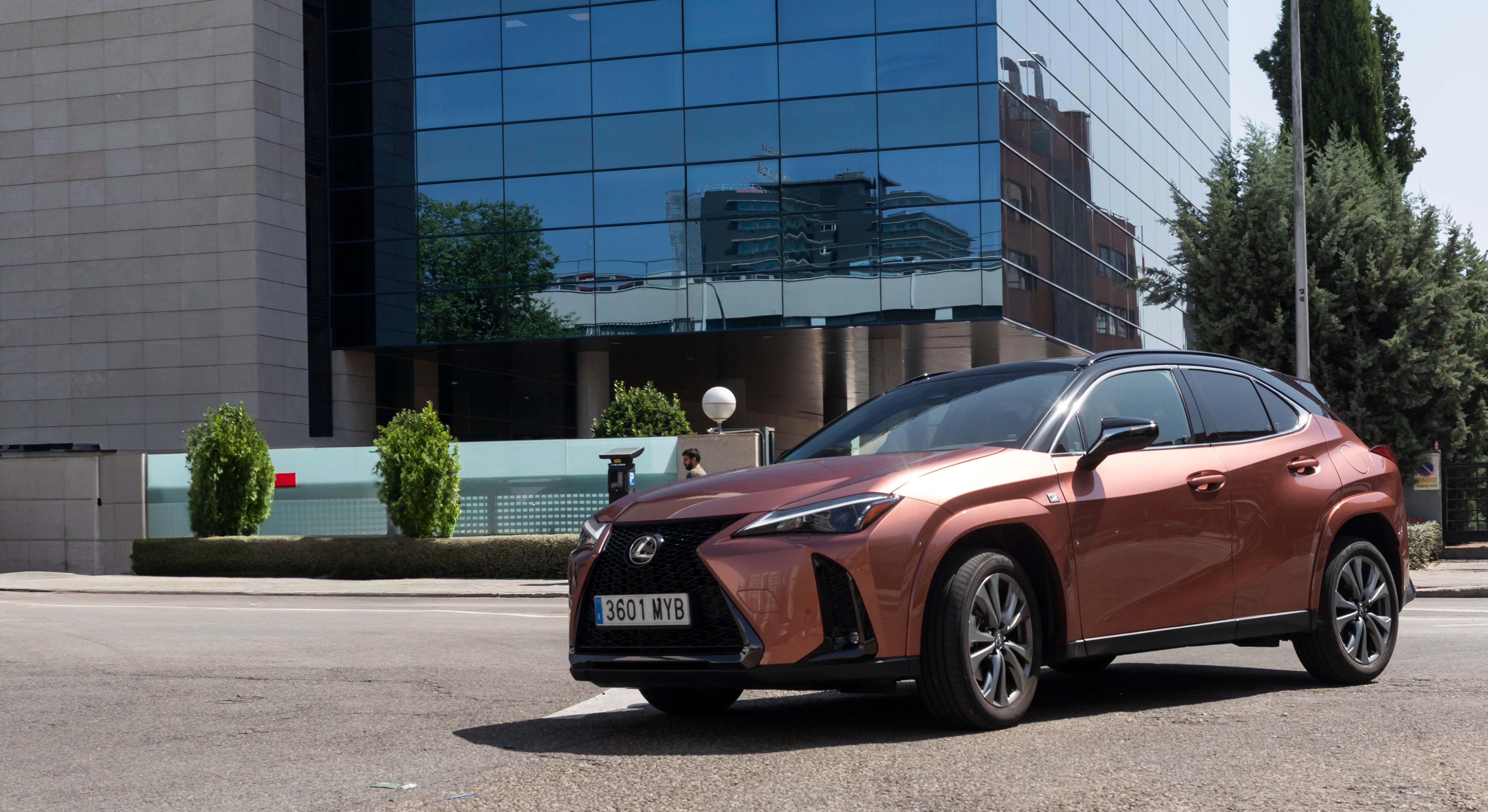 Lexus UX 300h