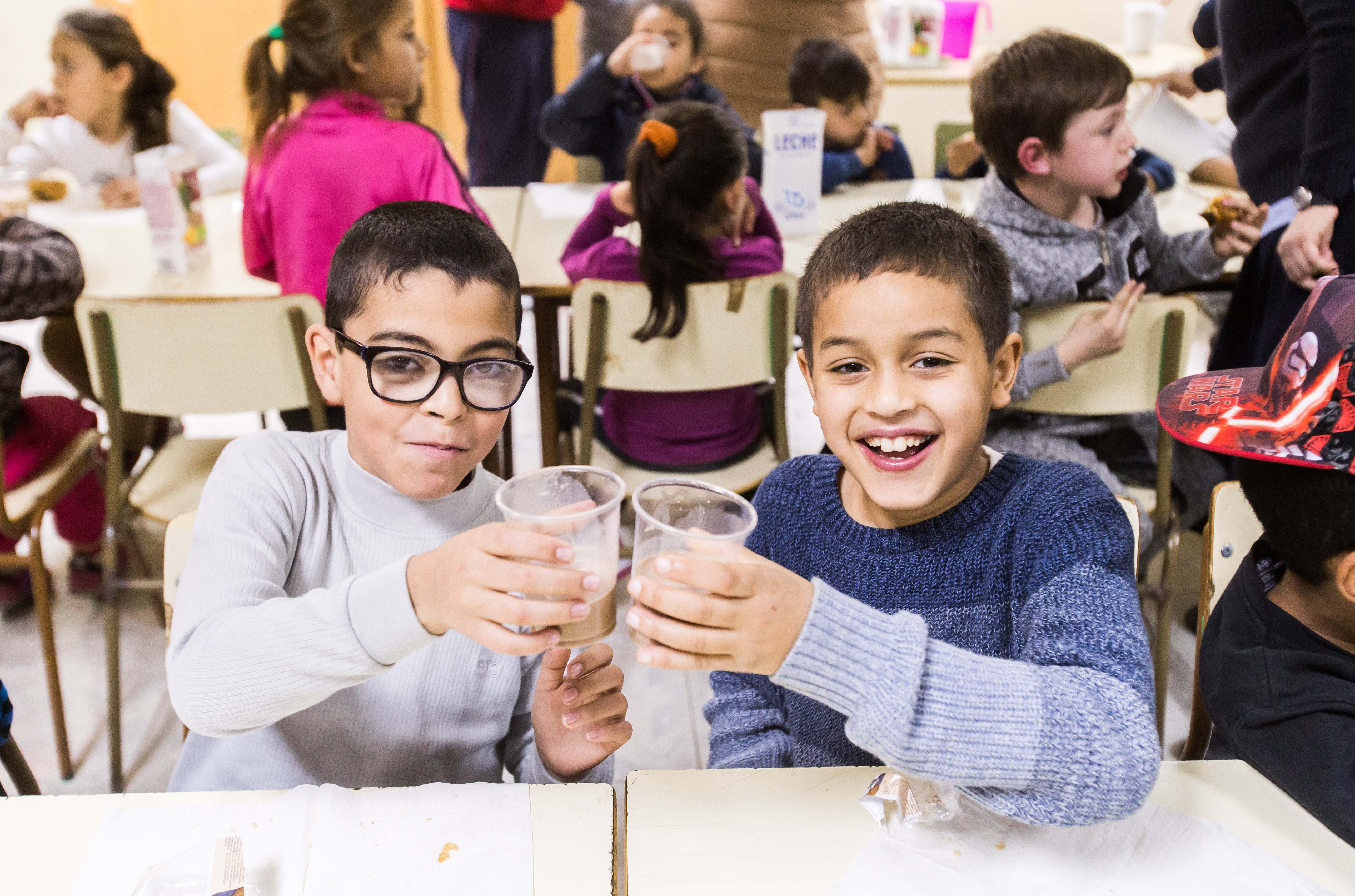 niños desayuno