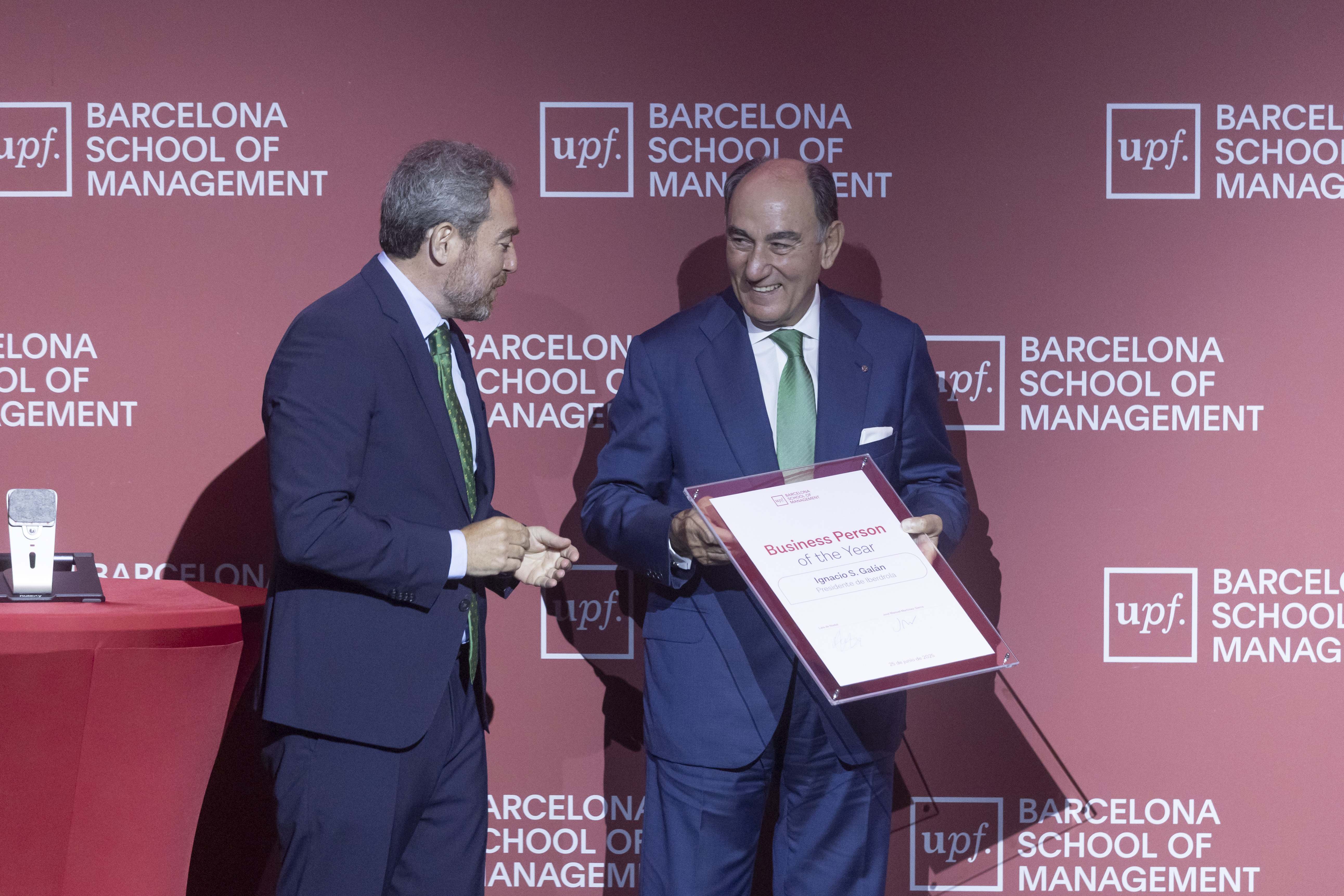 Ignacio Sánchez Galán, presidente de Iberdrola, junto a José M. Martínez-Sierra, director general de la UPF-BSM. CEDIDA