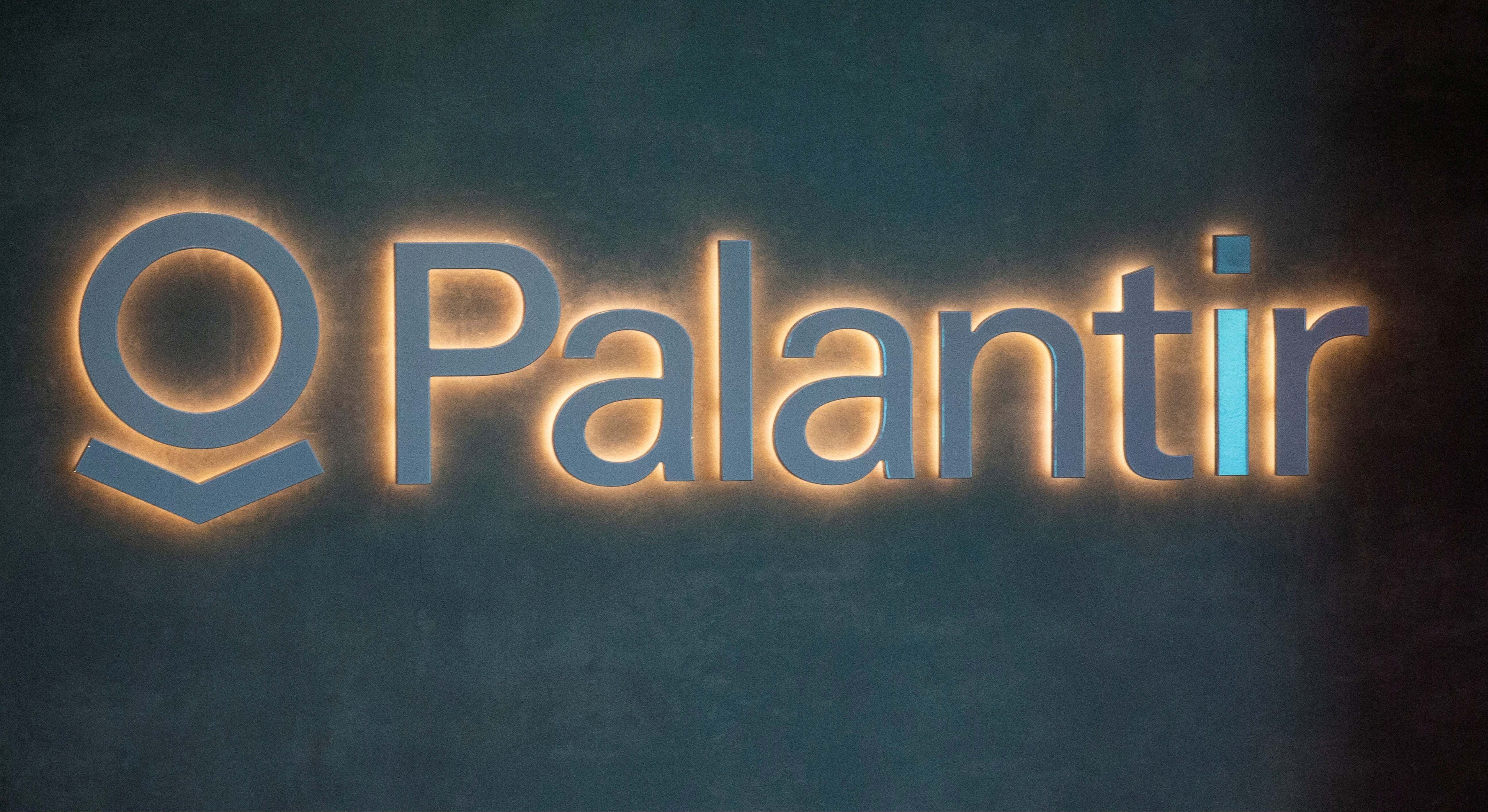 palantir logo