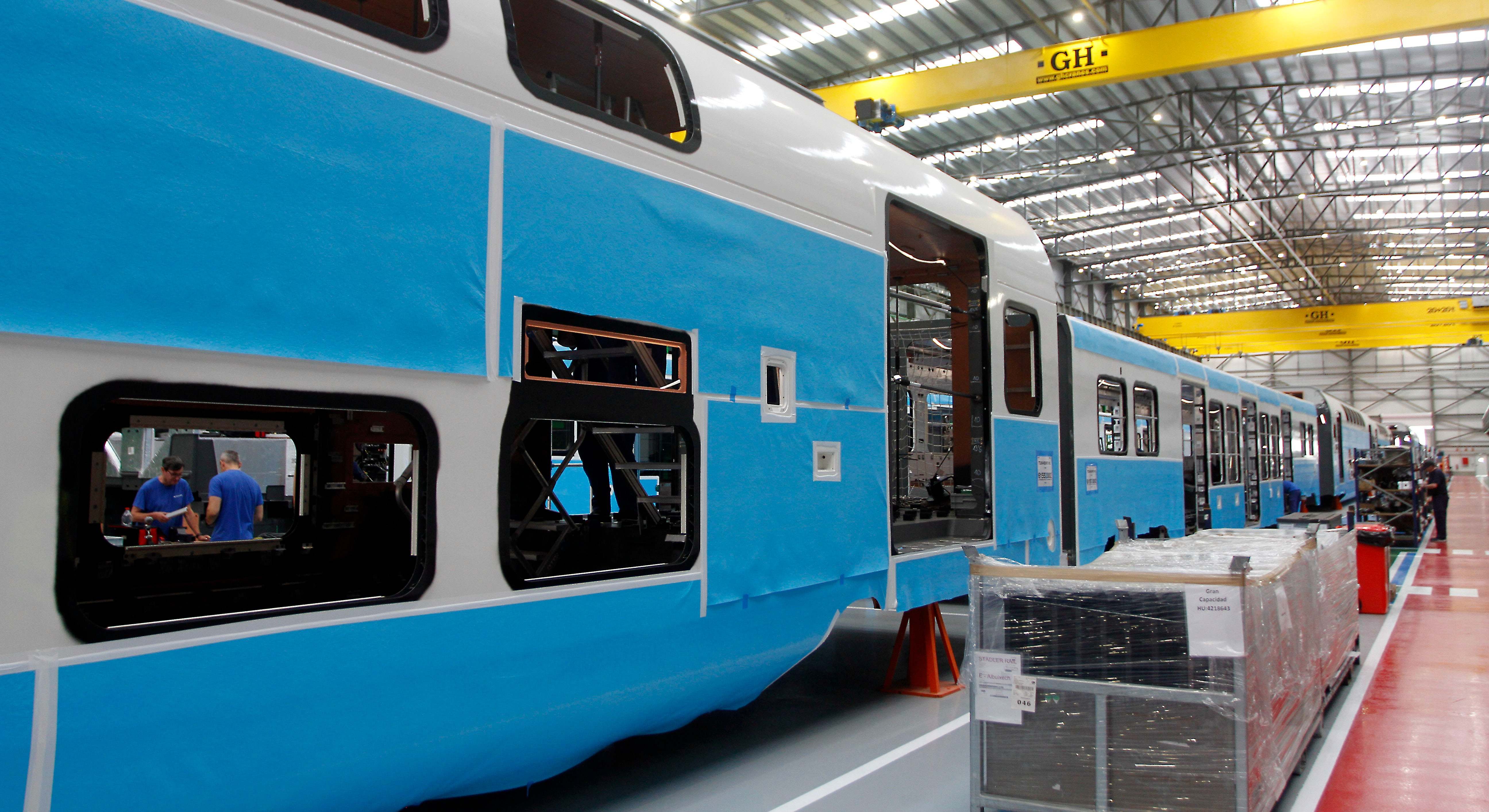 Uno de los trenes de Cercanías que Stadler fabrica en Valencia.