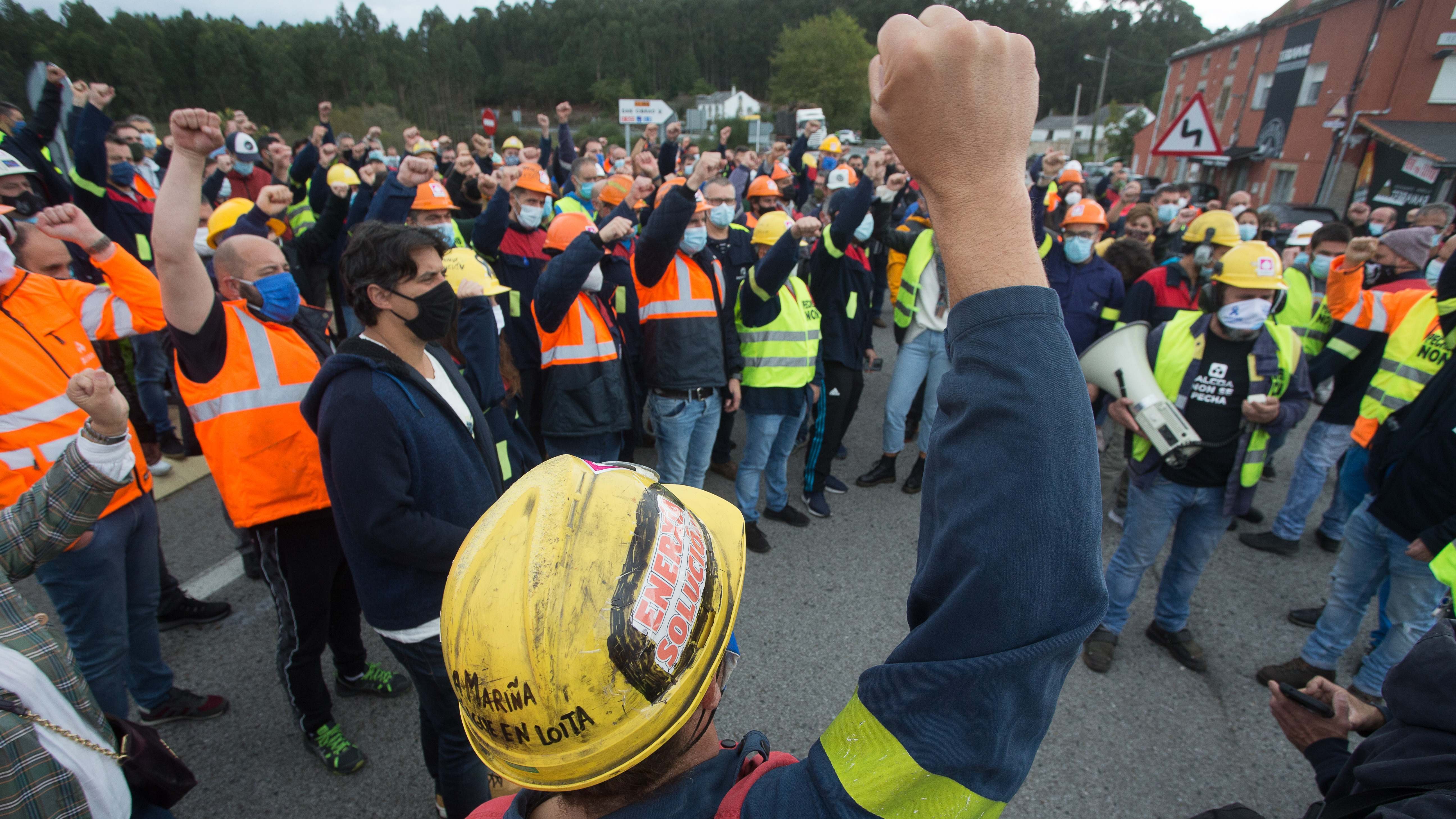 Trabajadores de Alcoa protestan contra el cierre de San Ciprián en 2020. Europa Press