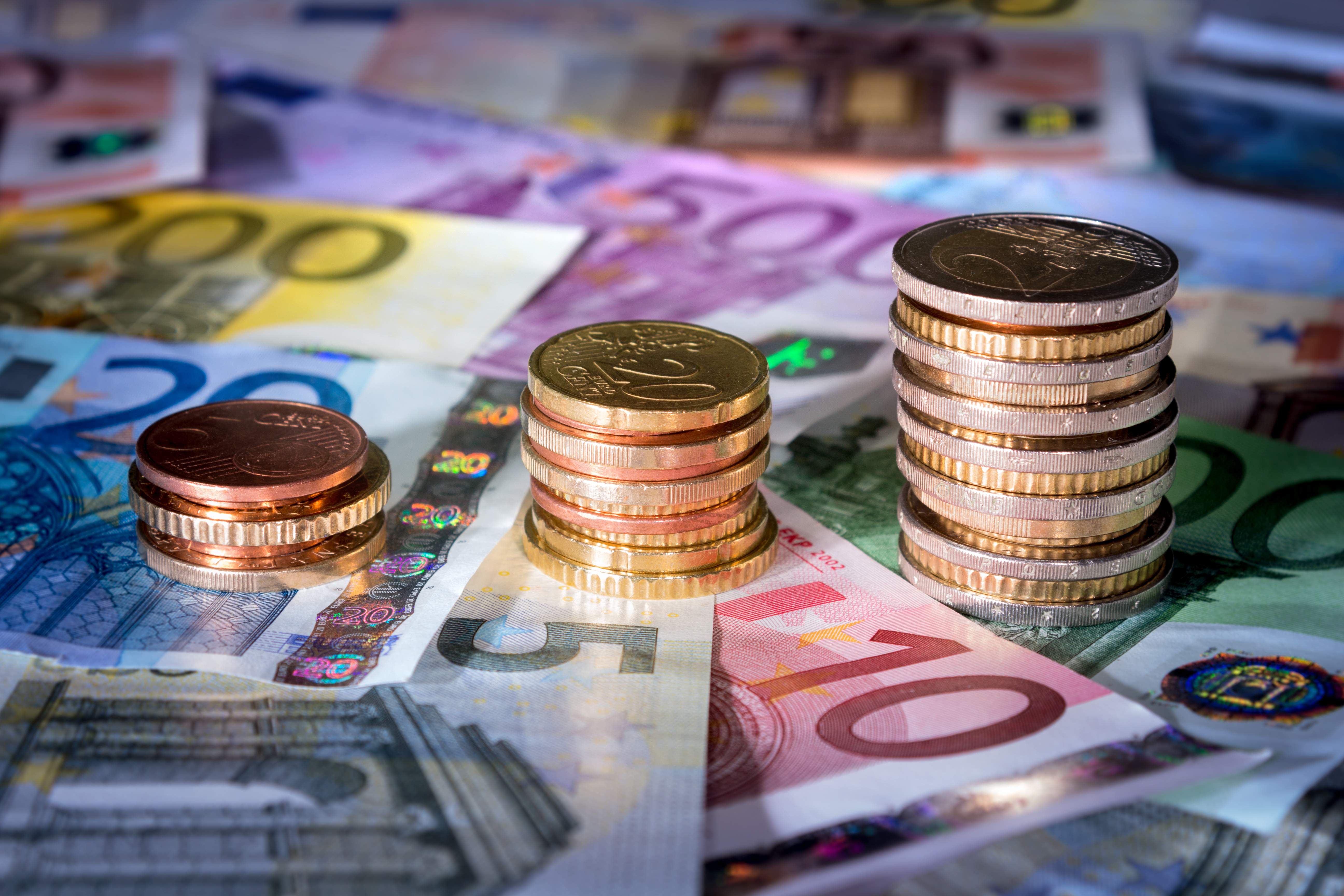 Monedas-y-billetes-de-euro.jpg
