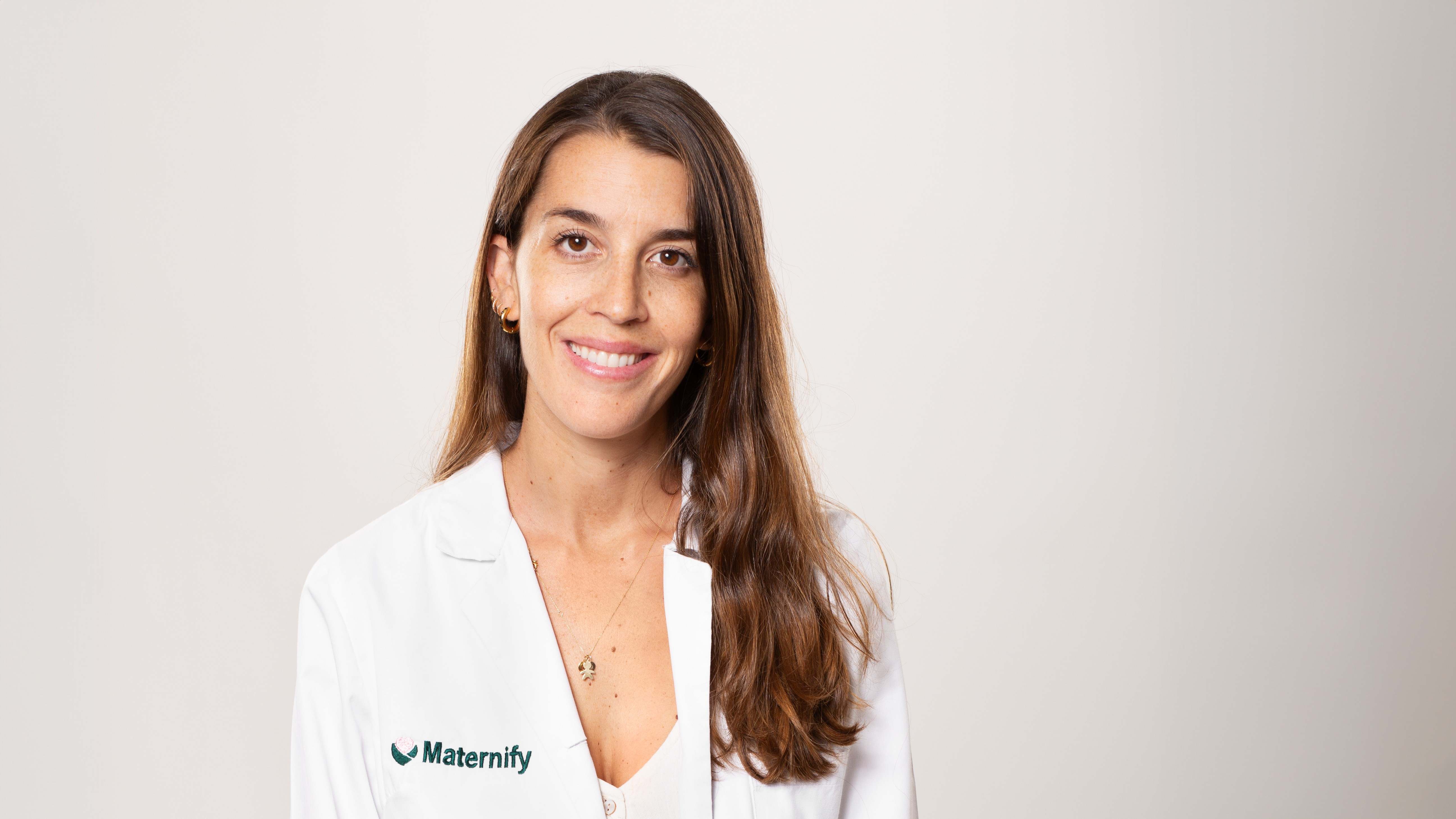 Carla Quintana, matrona, mamá y fundadora de Maternify, la primera empresa española de matronas a domicilio.