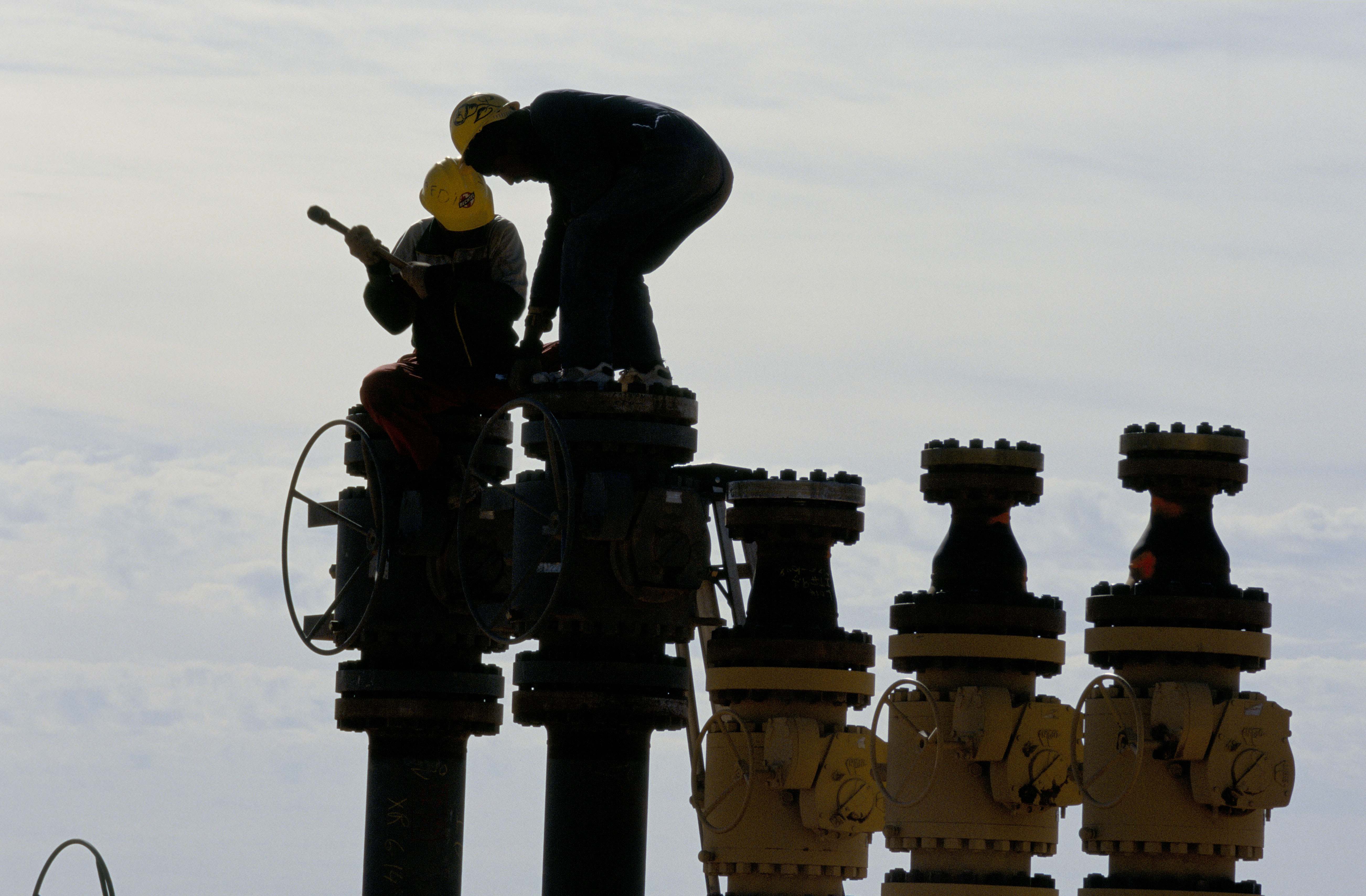 Unos operarios de un gasoducto
