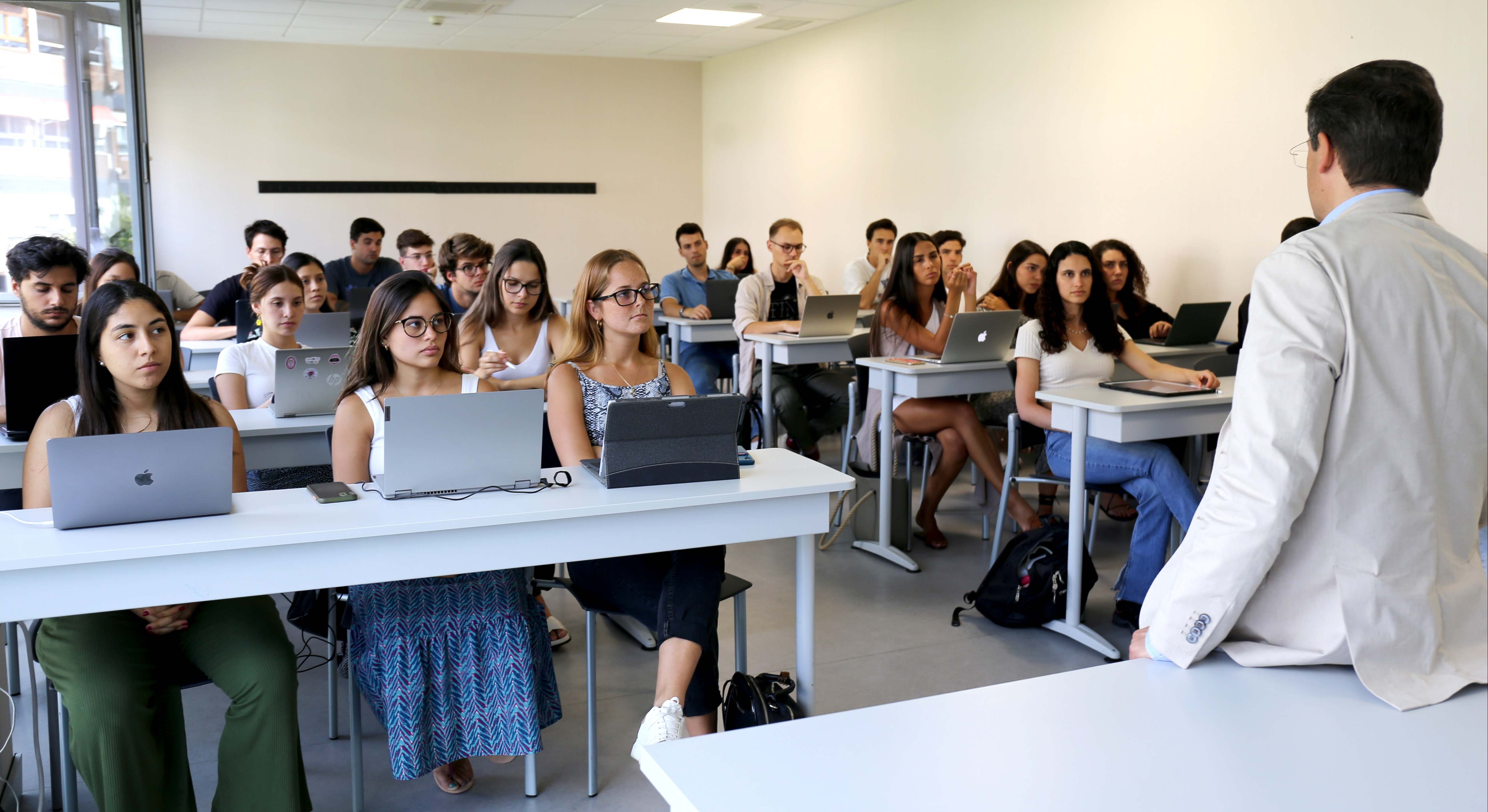 El CEU incrementa su fondo de becas y ayudas al estudio en más de un 10% y destina cerca de 19 millones de euros