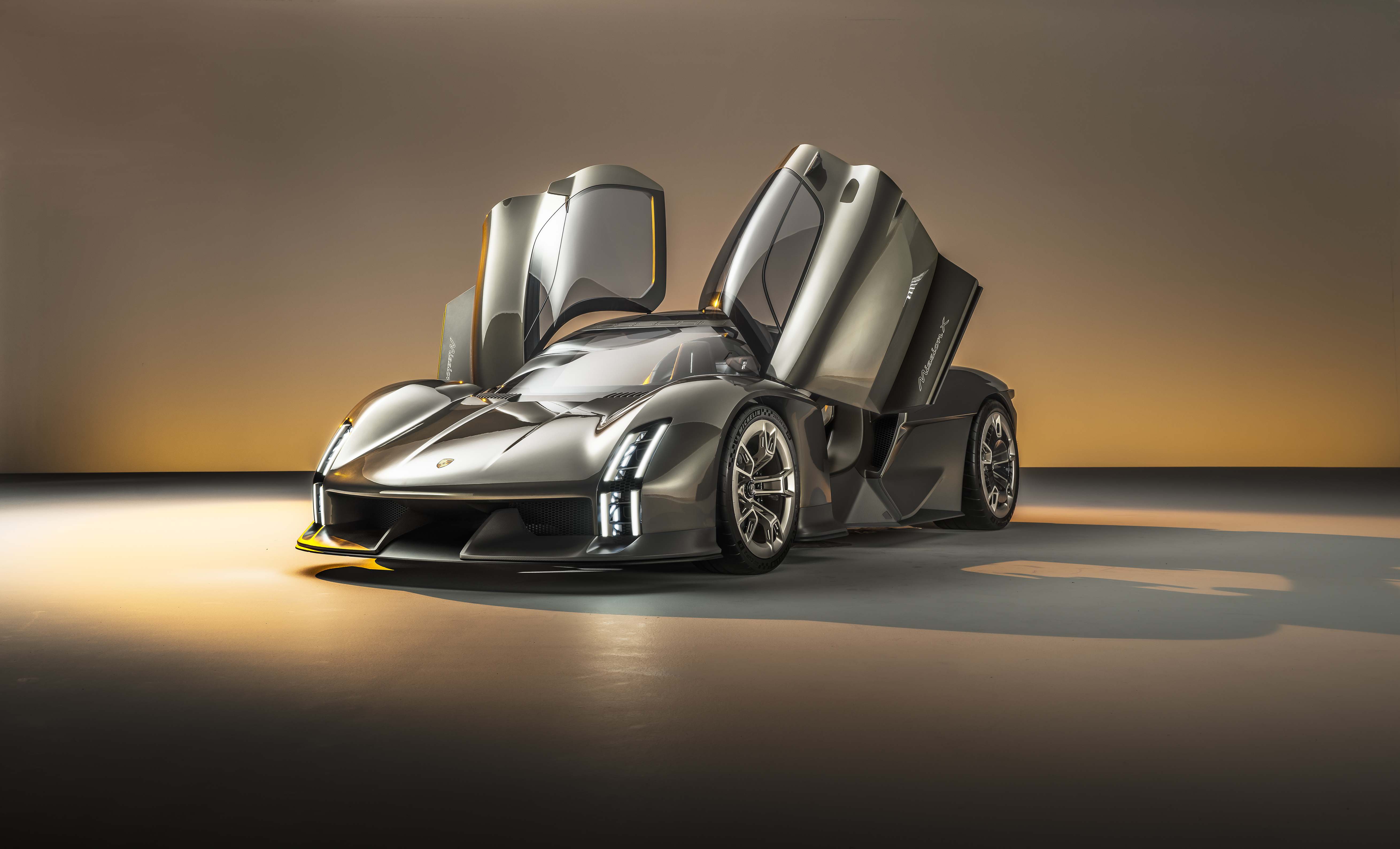 Porsche-MISSION_X_04.jpg