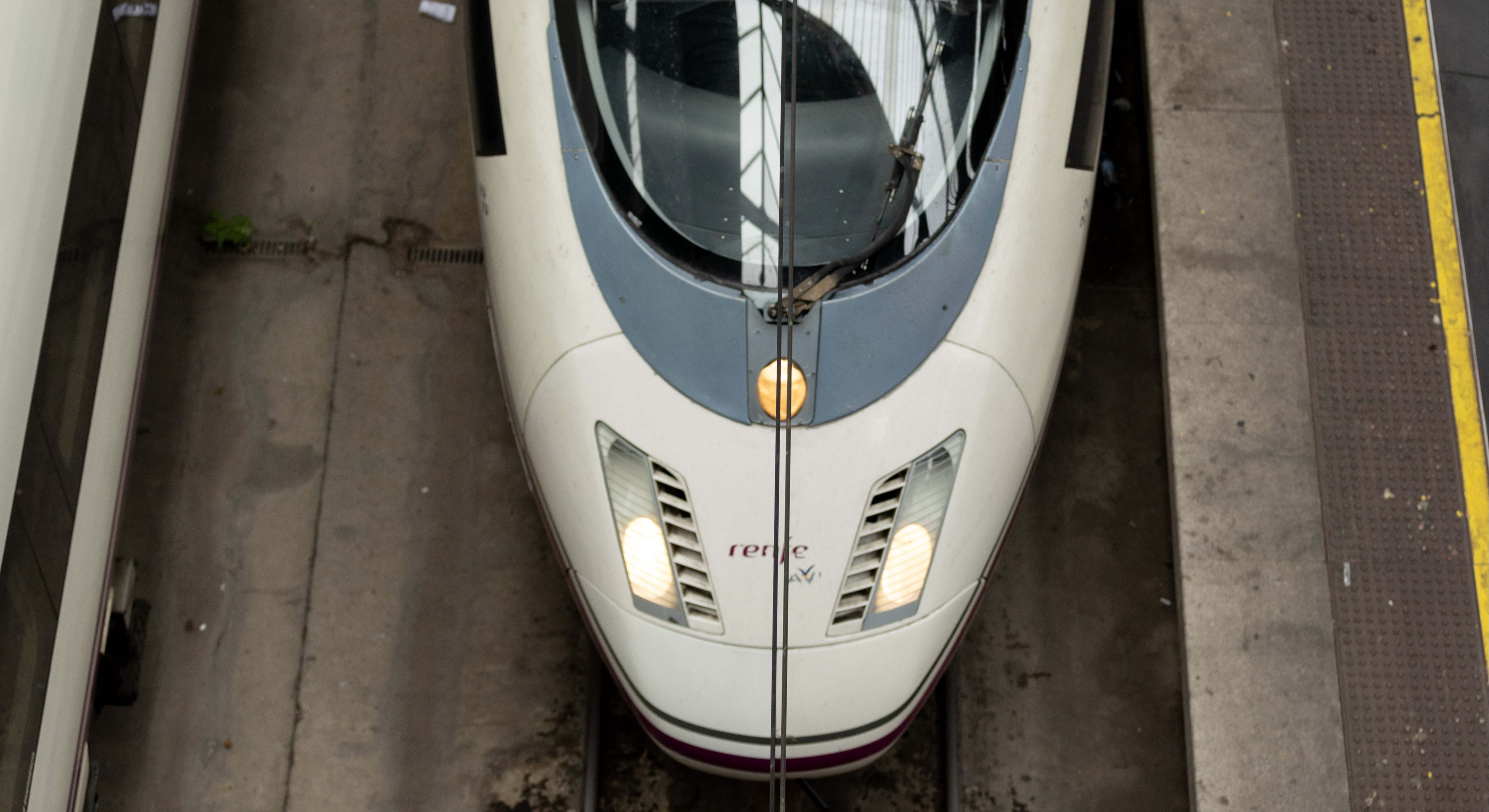 Imagen de recurso de un tren de alta velocidad.