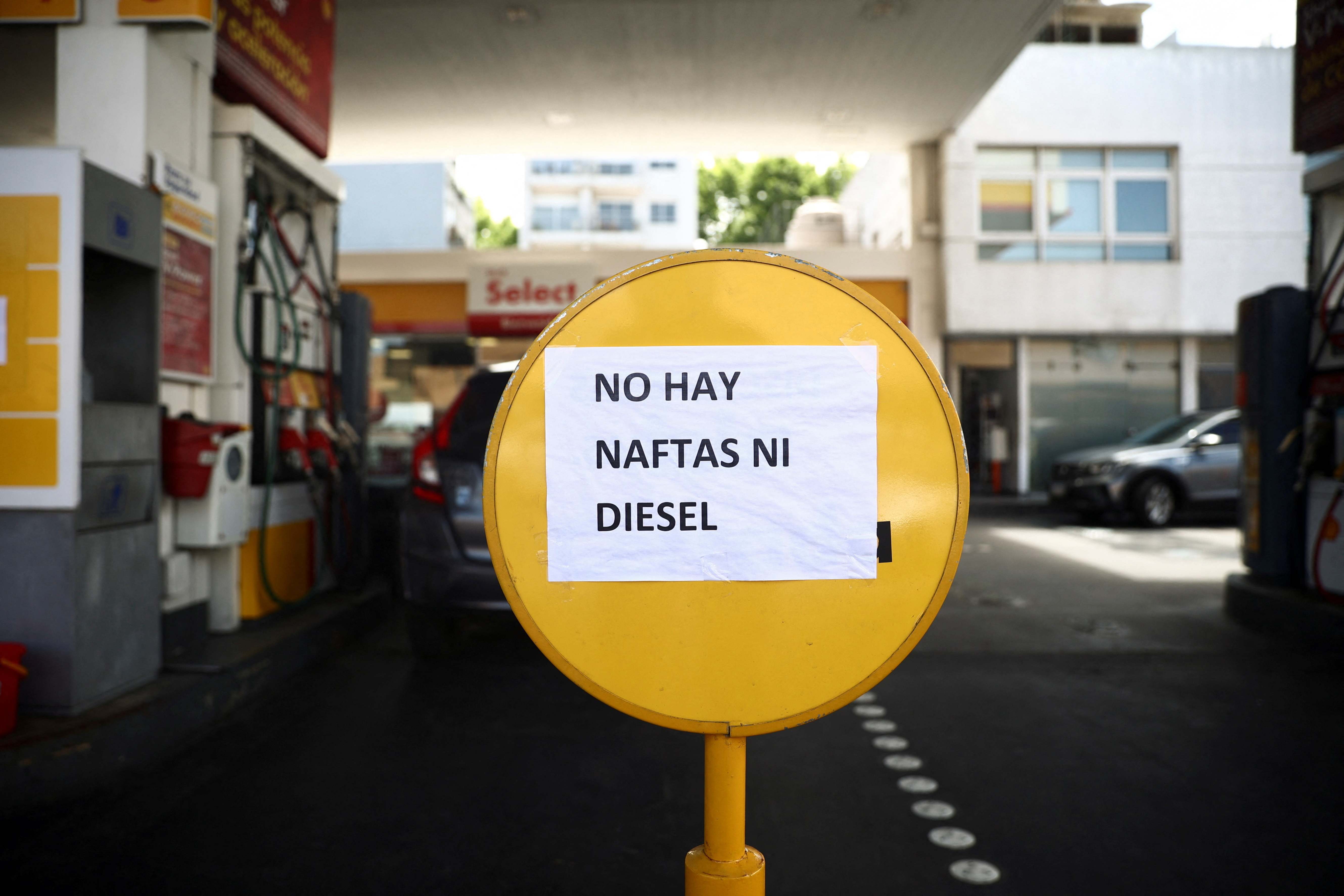 gasolinera Argentina cartel nafta diésel escasez