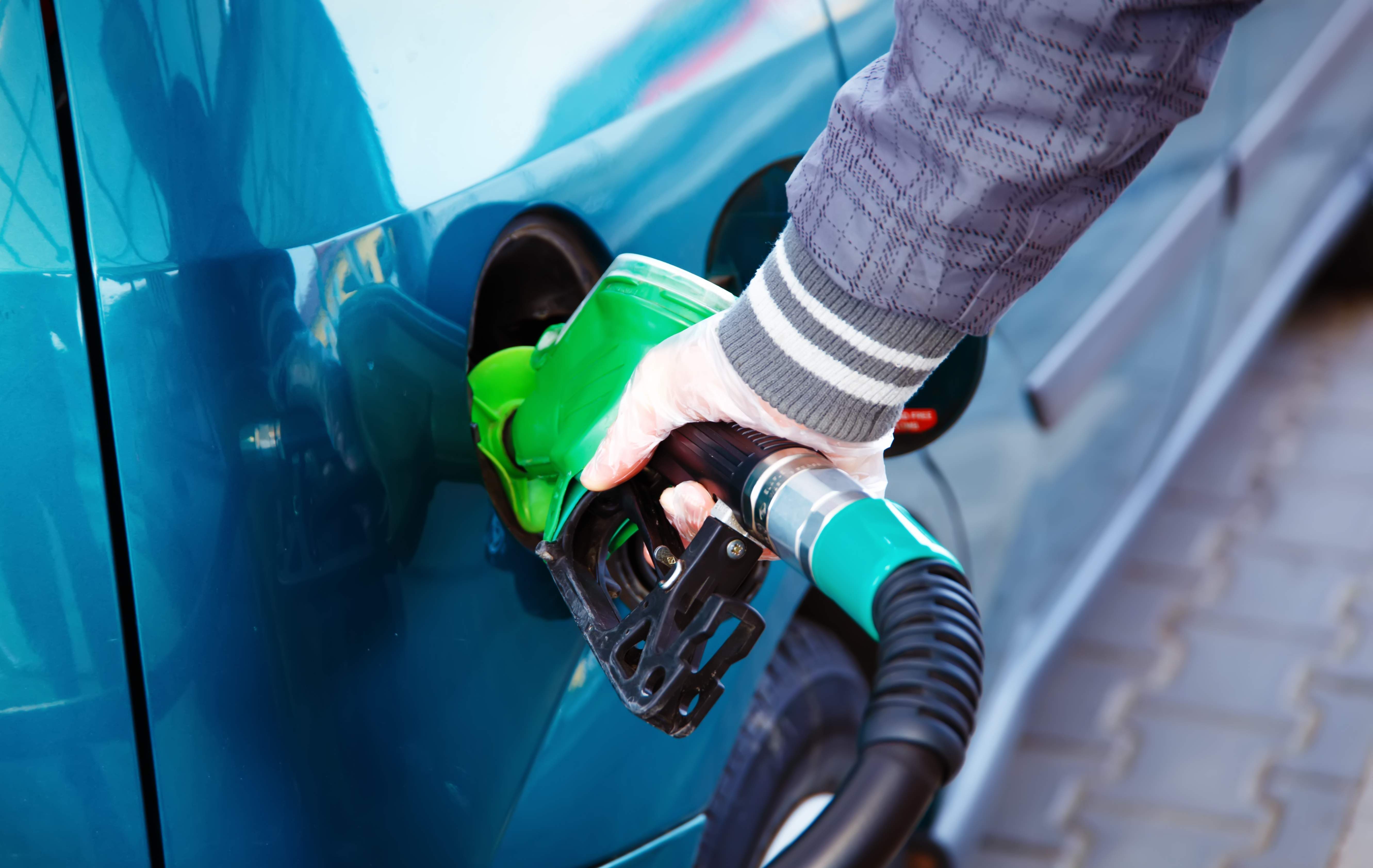 gasolina-guantes.jpg