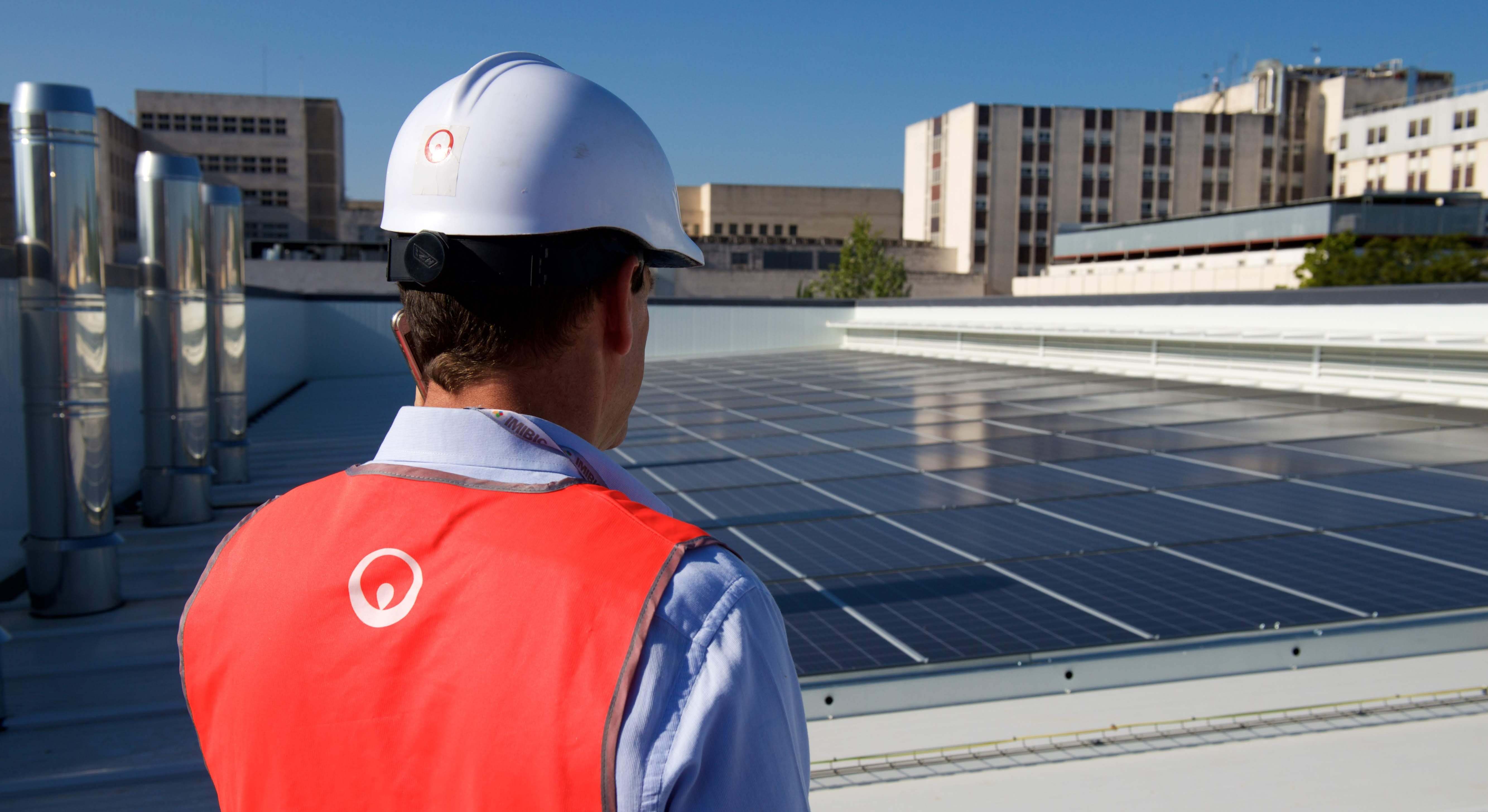 Trabajador de Veolia en el Hospital Reina Sofía de Córdoba