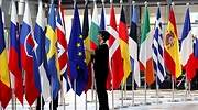 Los líderes europeos acuerdan la creación voluntaria de centros en sus países para controlar a los migrantes y dotar de más recu