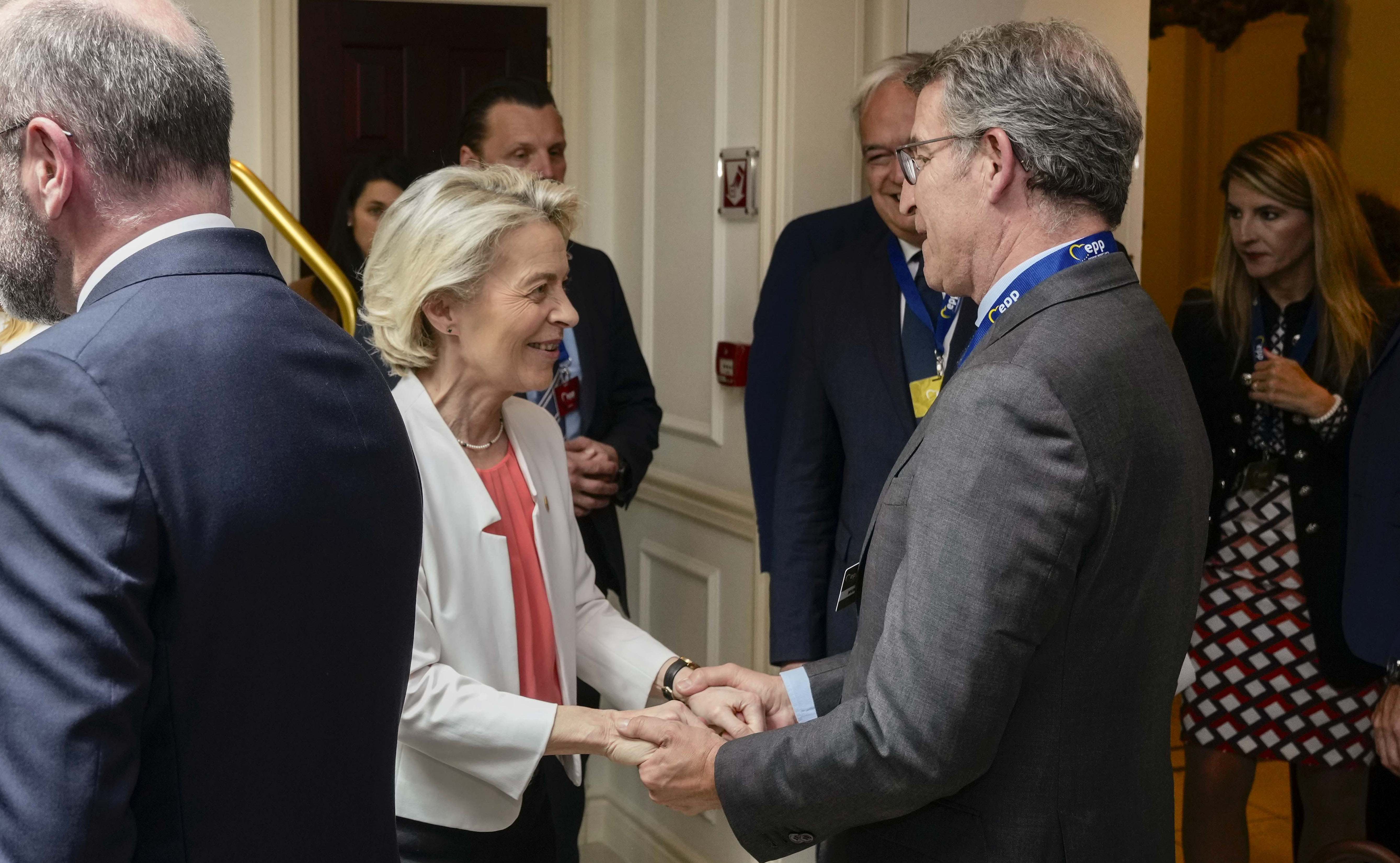 La presidenta de la Comisión Europea, Ursula von der Leyen y el líder del PP, Alberto Núñez Feijóo