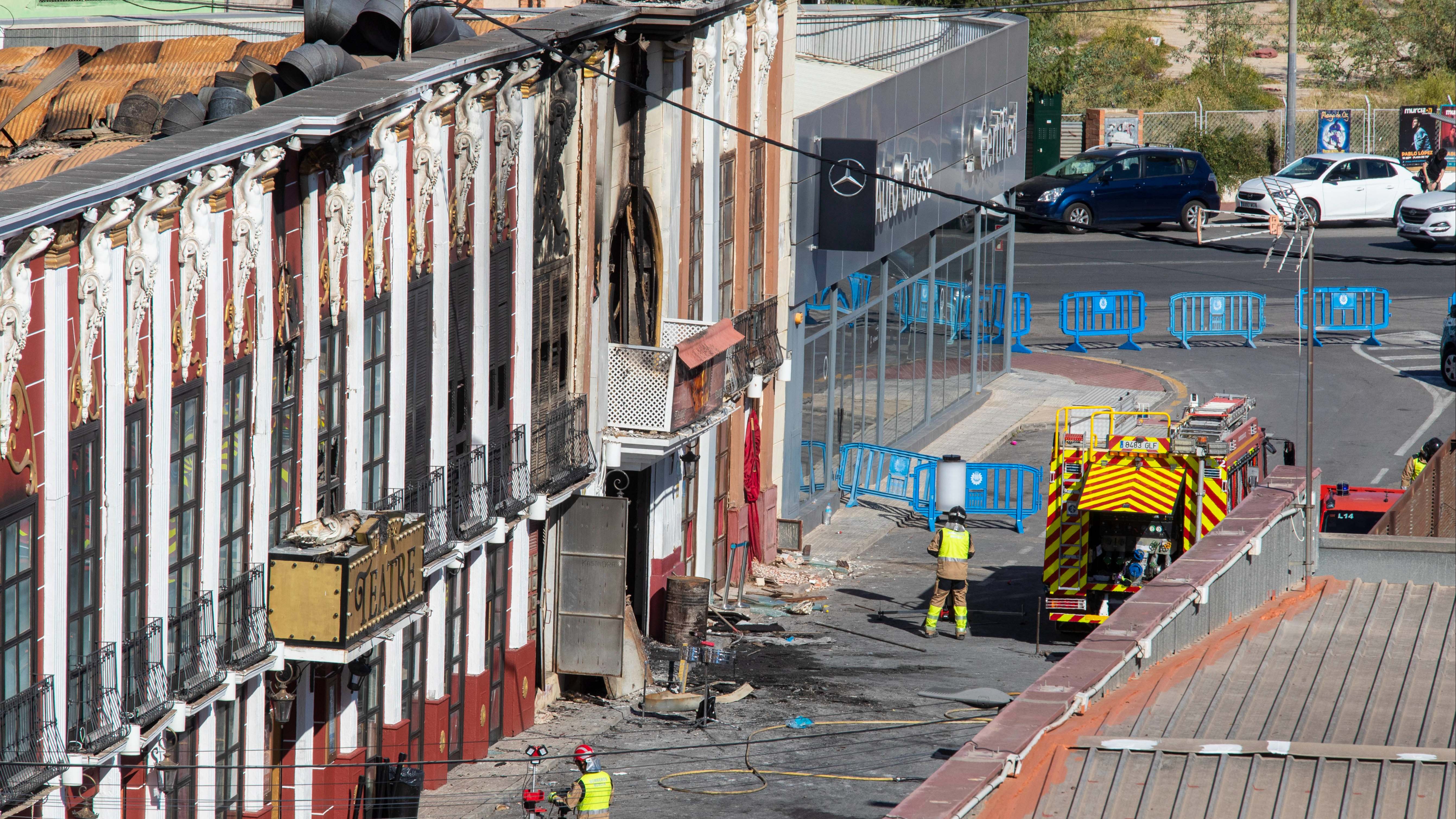 Incendio de la discoteca Teatre y La Fonda Milagros tras el incendio del 1 de octubre