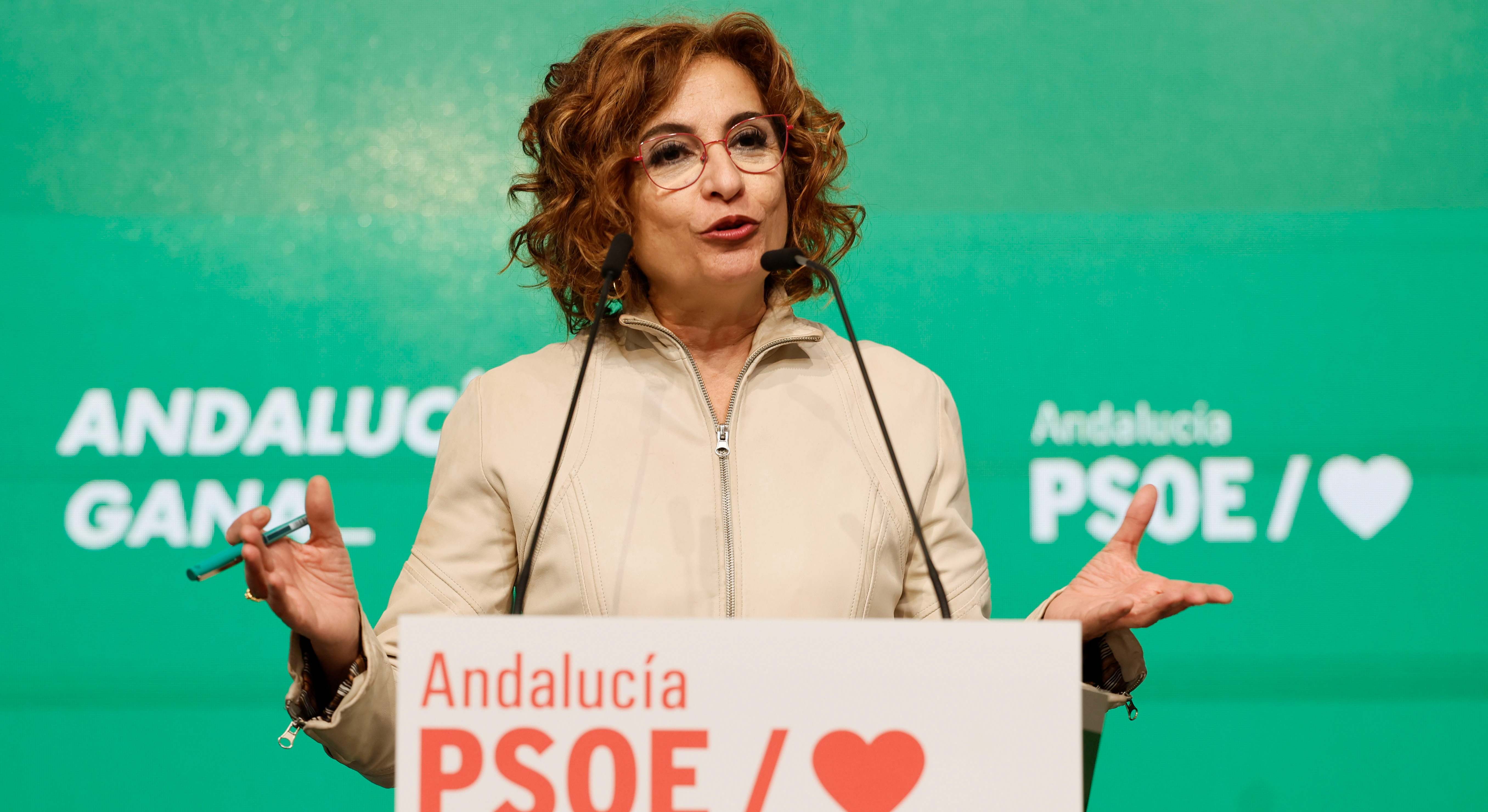 María Jesús Montero en rueda de prensa en la sede del PSOE de Andalucía hoy. EFE