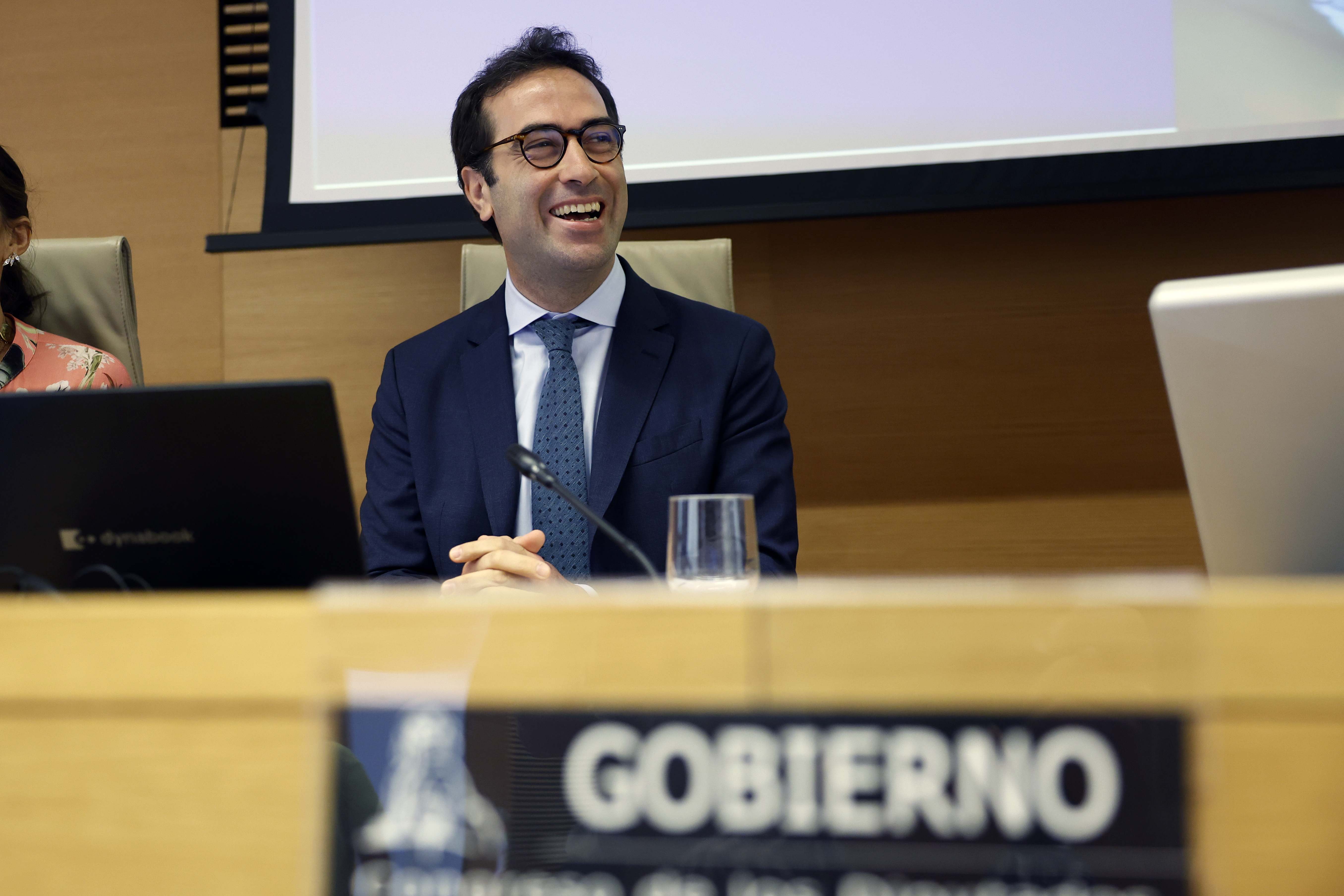 El ministro de Economía, Carlos Cuerpo, comparece en la Comisión Mixta para la Unión Europea para informar de los últimos avances del Plan de Recuperación, este lunes en el Congreso. EFE