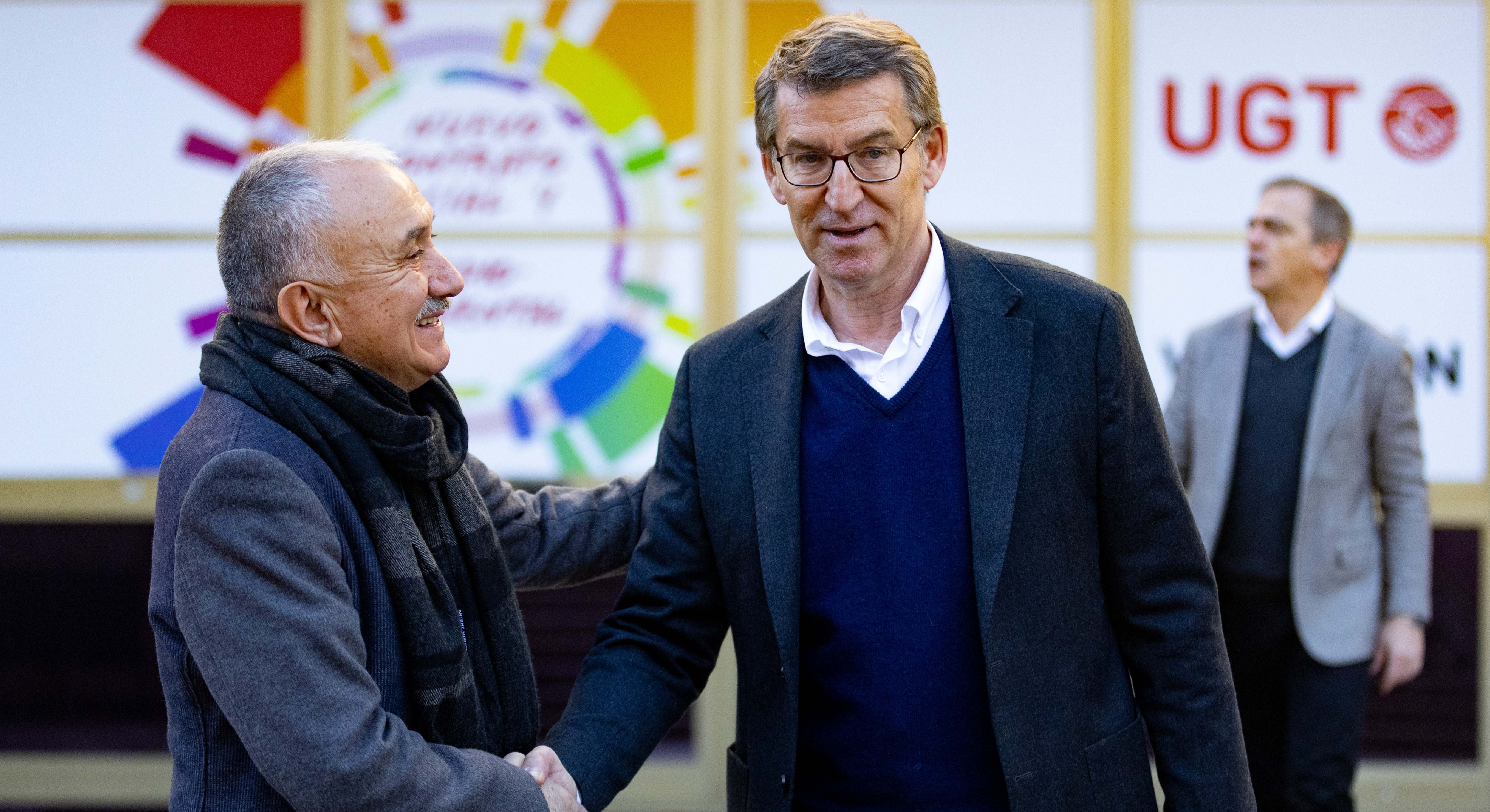 El secretario general de UGT, Pepe Álvarez, y el líder del PP, Alberto Núñez Feijóo. EP