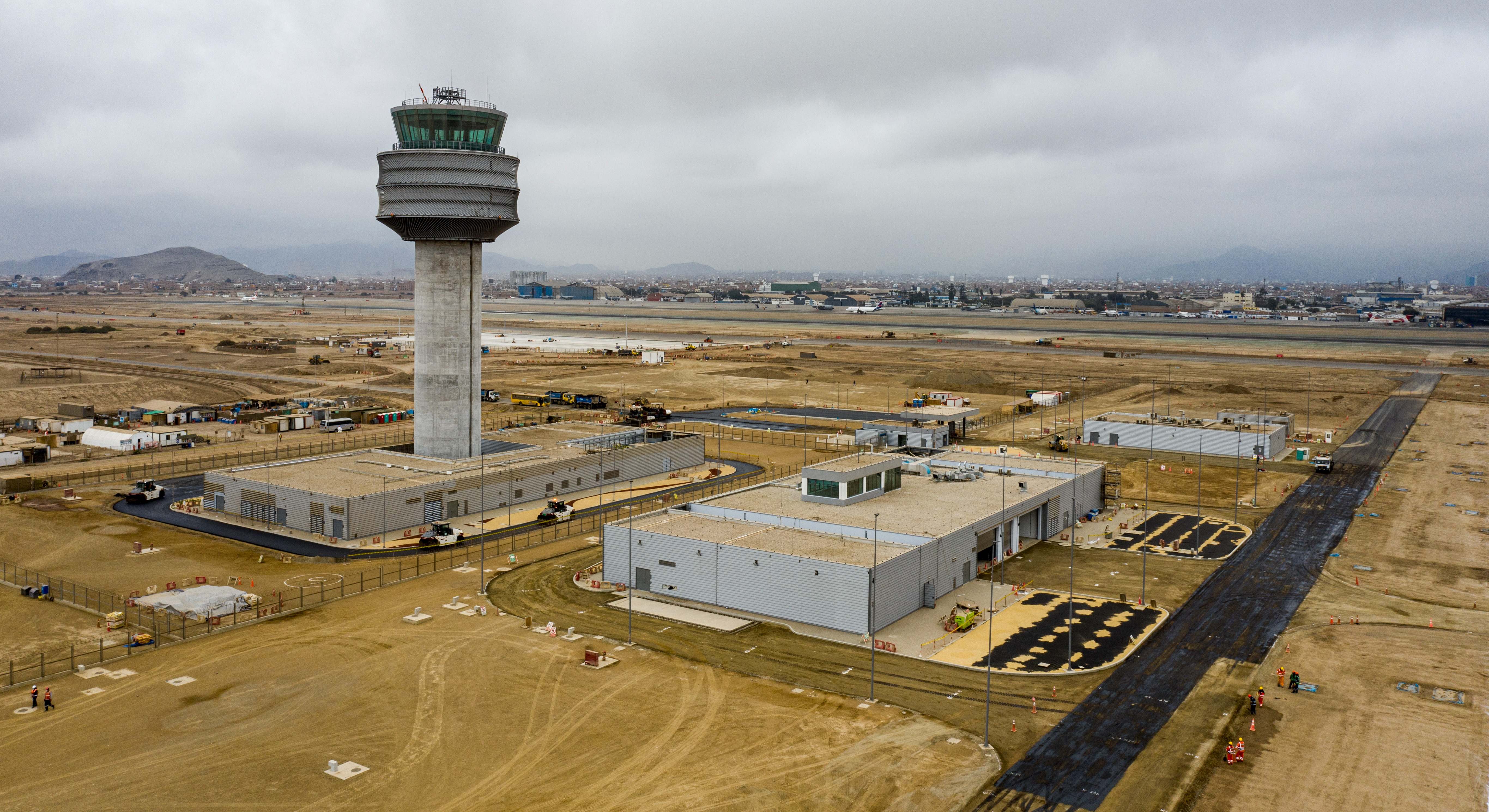 Instalaciones del aeropuerto de Lima. / Lima Airport