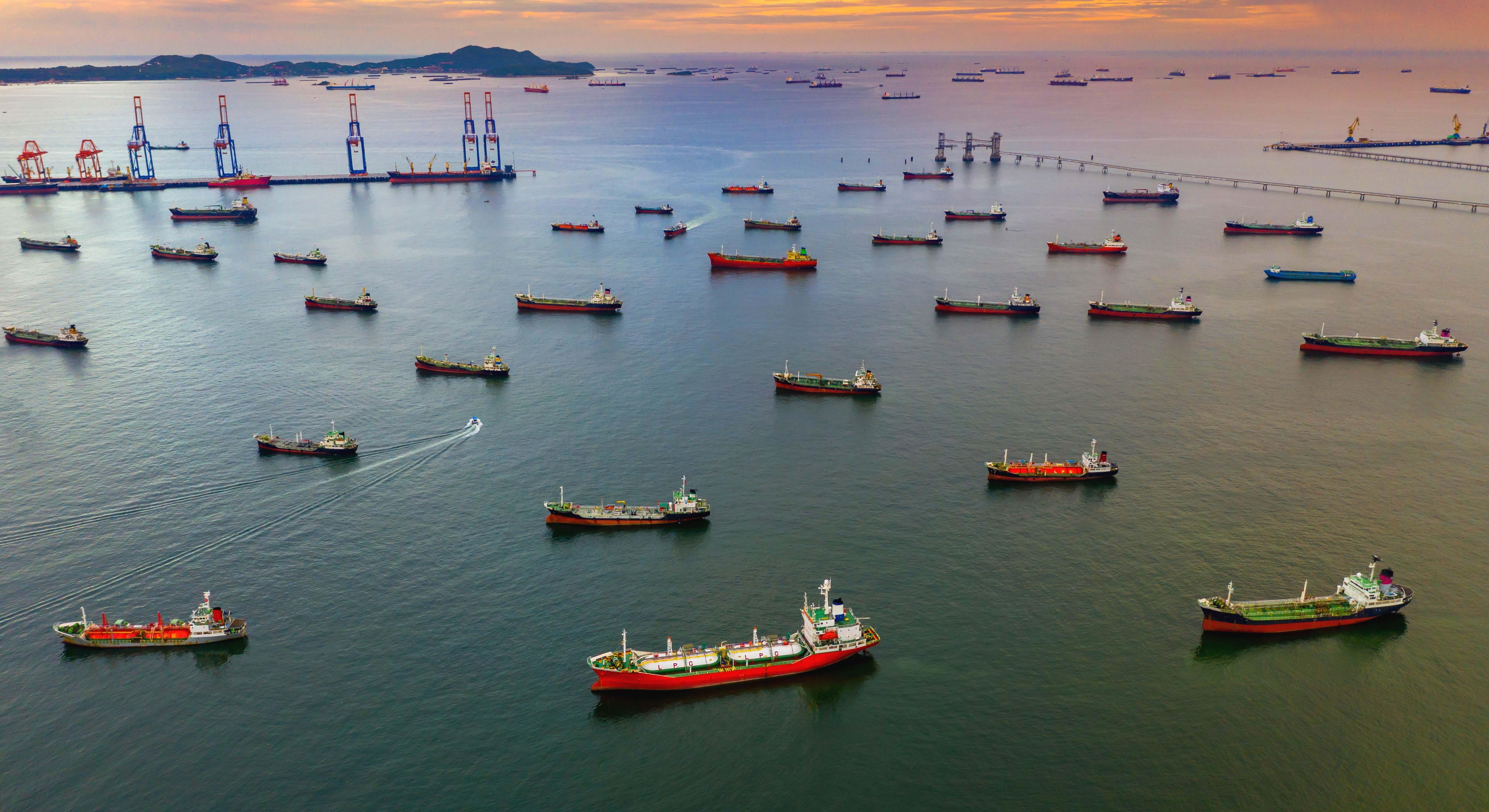 Buques petróleo flotante mar