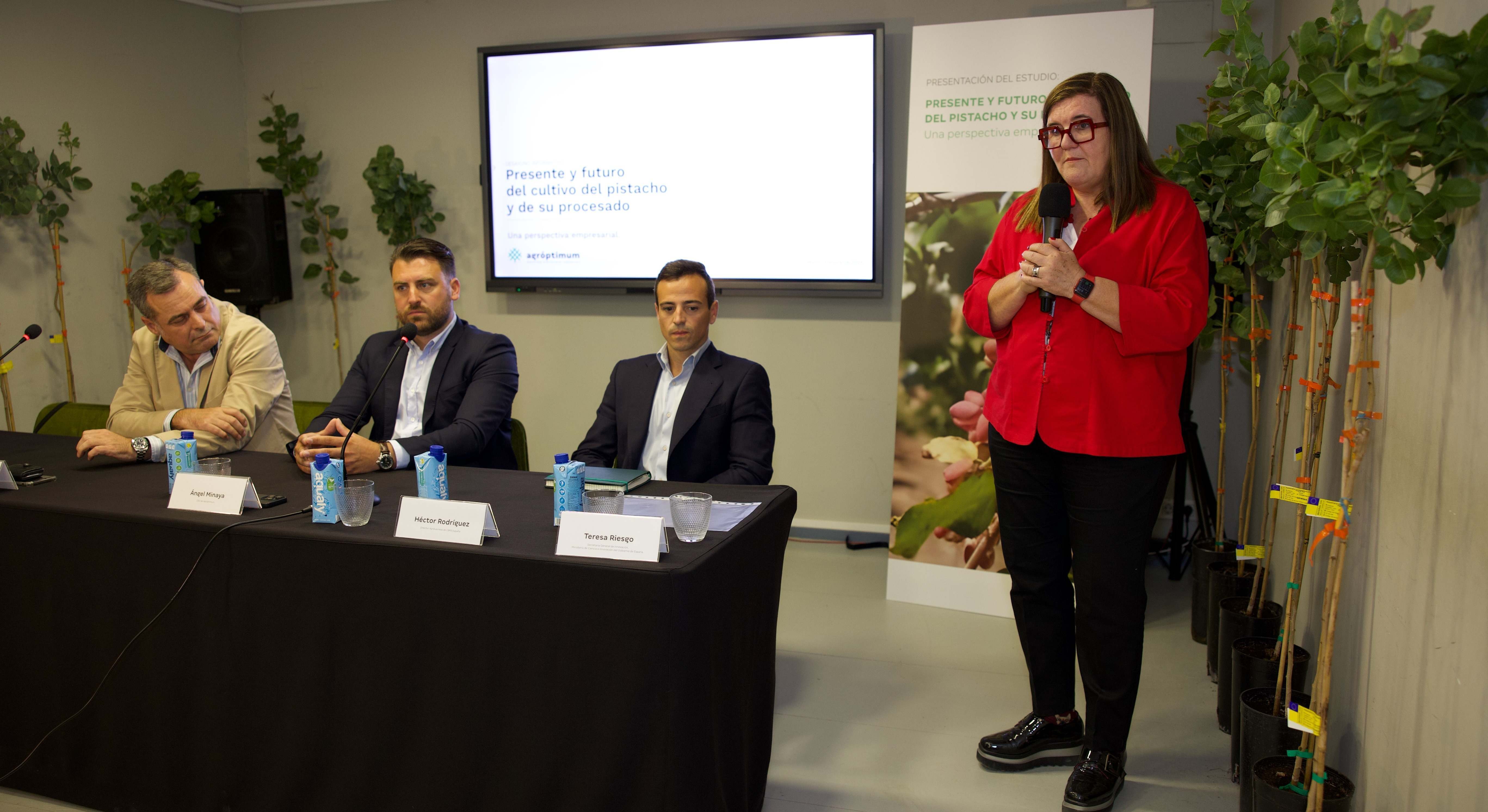 Juan Vilar, Ángel Minaya, Héctor Rodríguez Marrero y Teresa Riesgo, secretaria general de Innovación