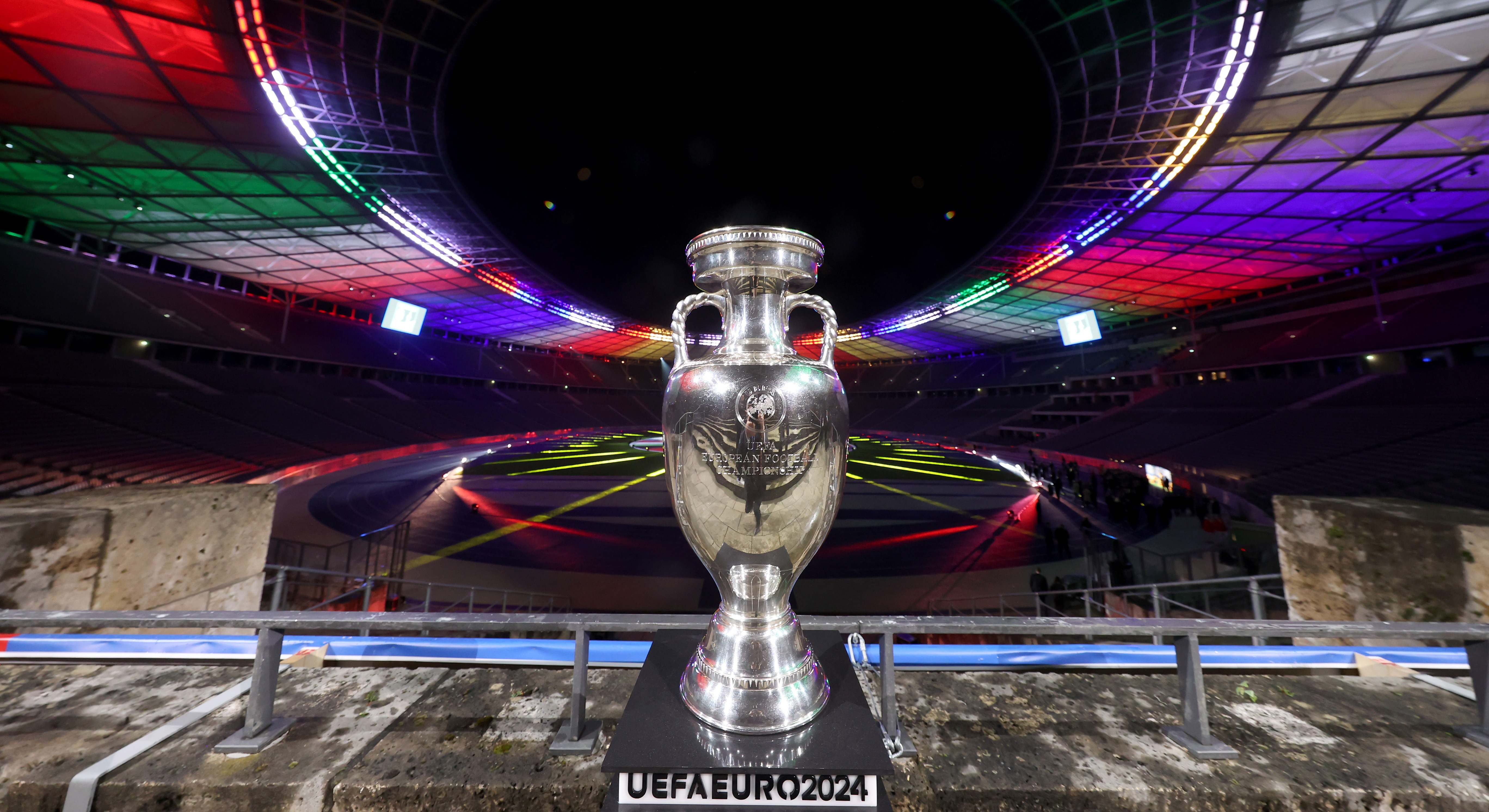 trofeo de la Eurocopa 2024