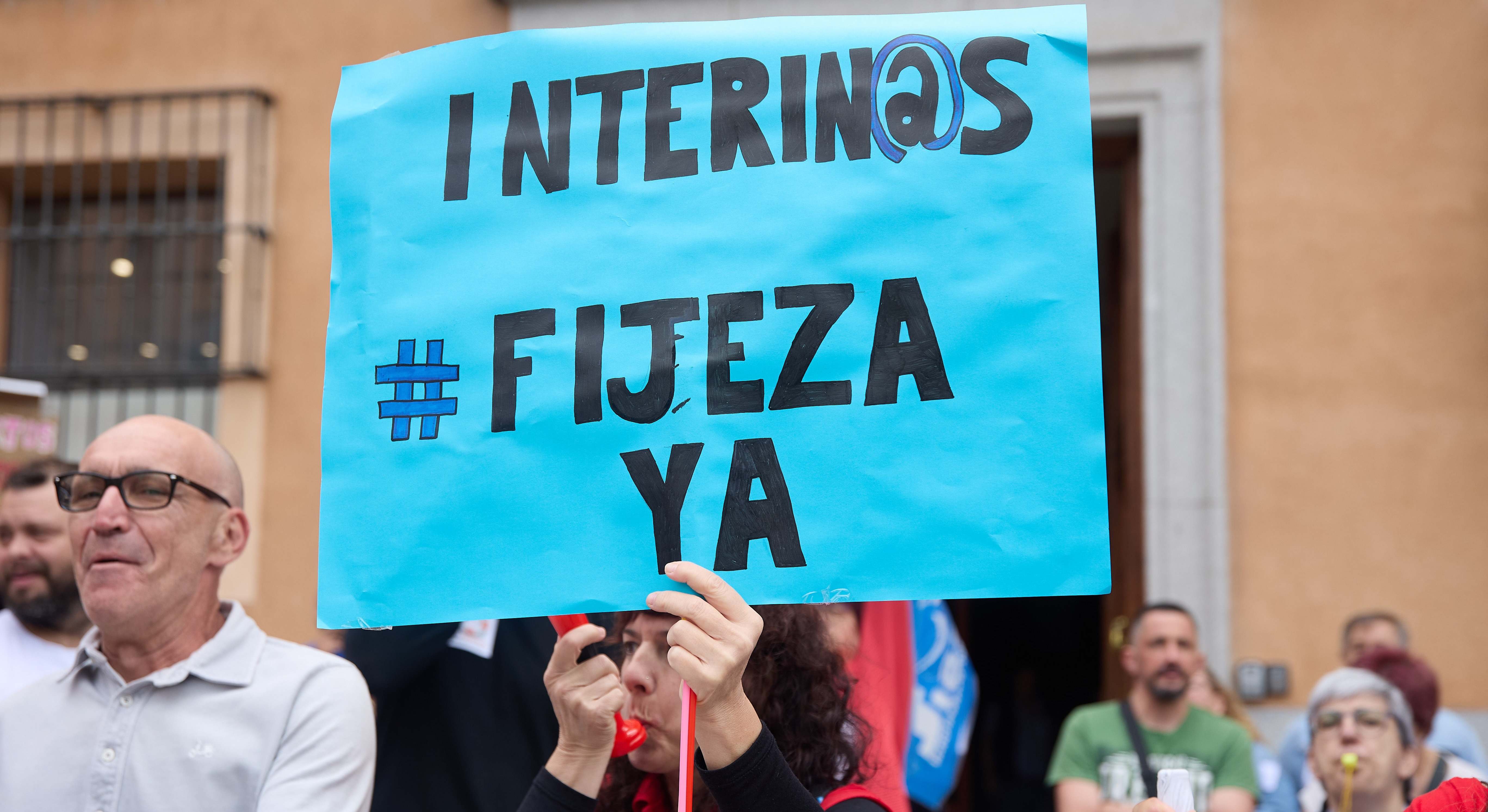 Protesta de interinos pidiendo fijeza