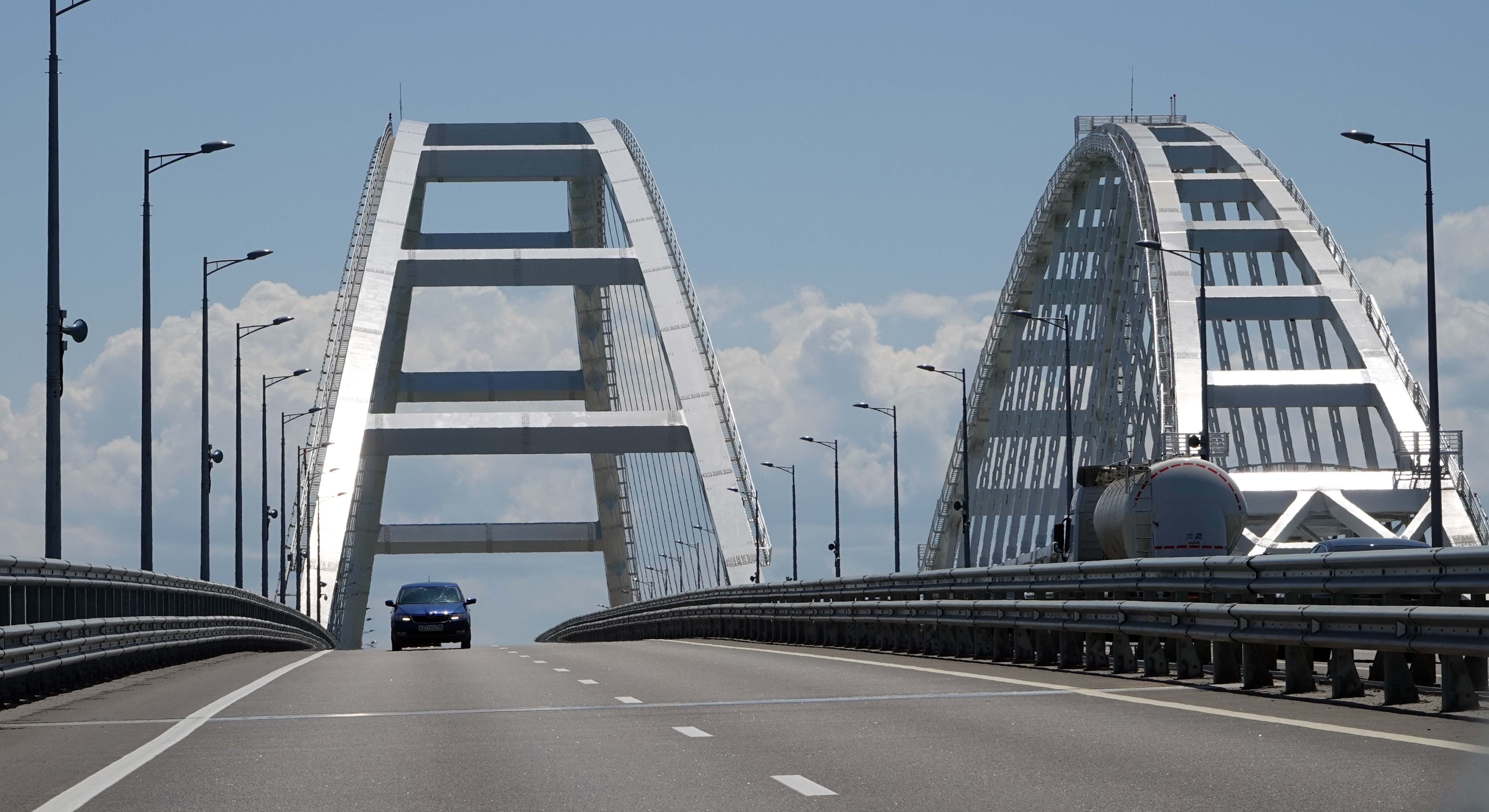 Puente que une Crimea y Rusia