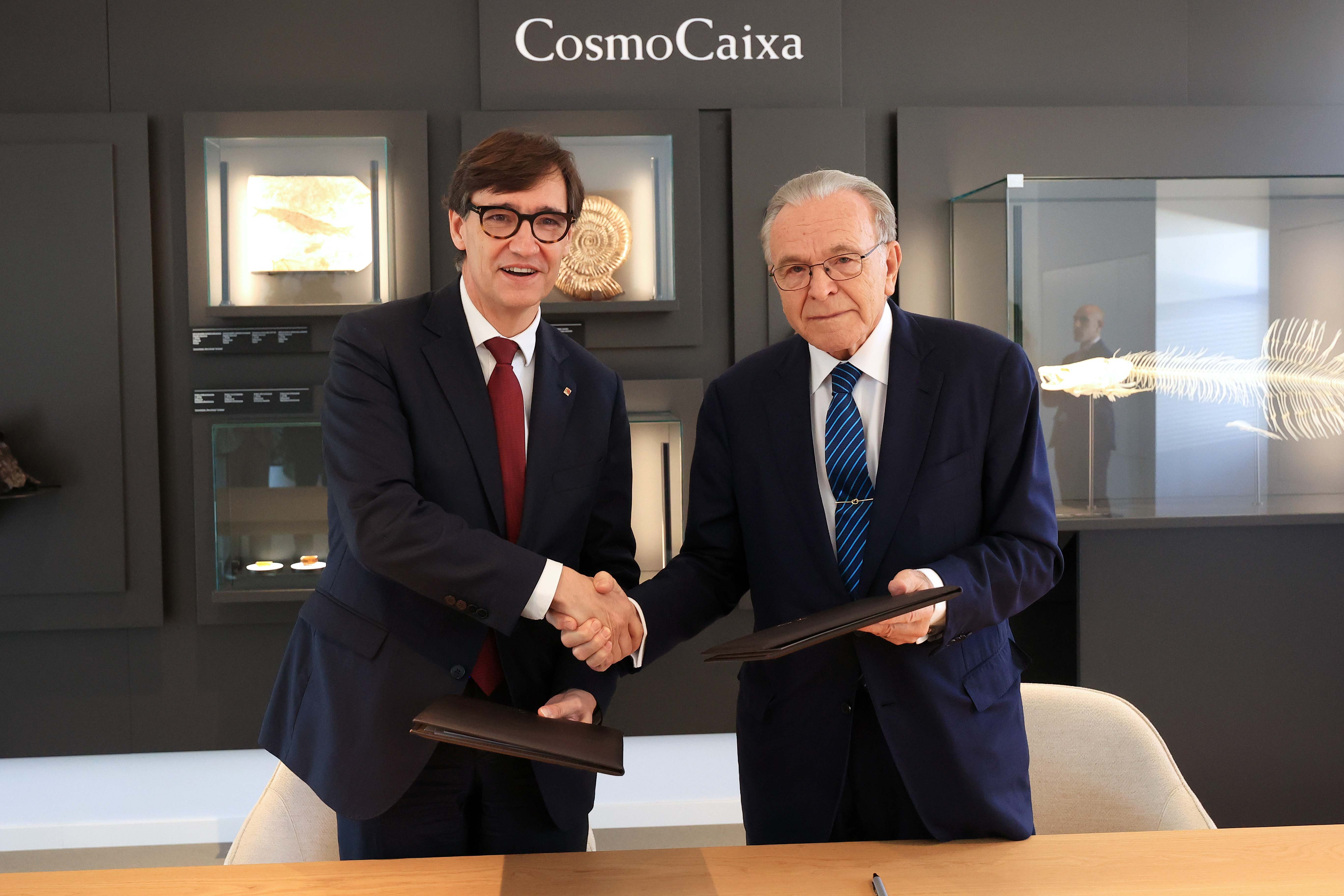 Salvador Illa, presidente de la Generalitat, y Isidre Fainé, presidente de la Fundació La Caixa. Rubén Moreno