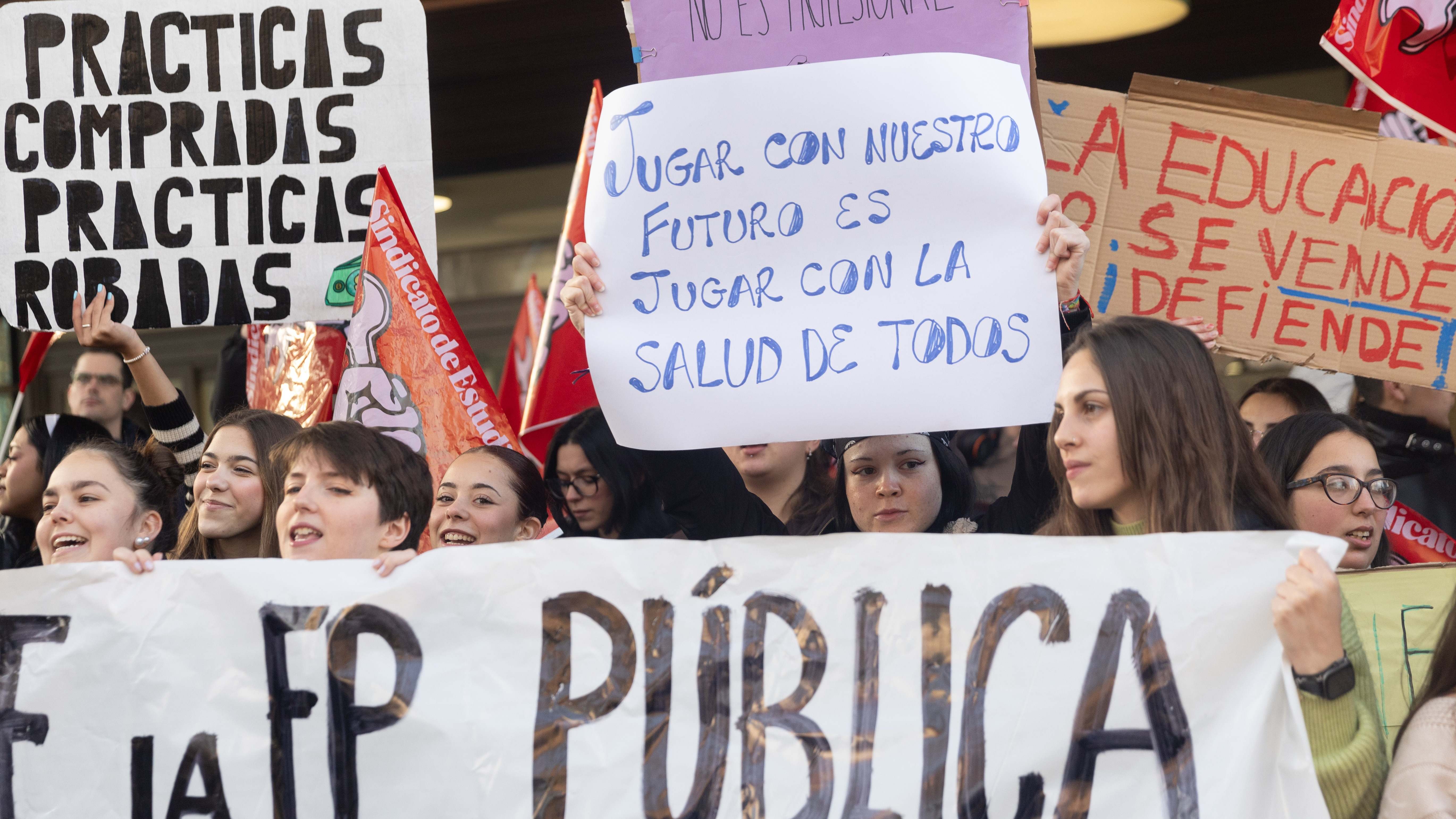 Protestas de alumnos de la FP sanitaria en Madrid por falta de plazas para hacer prácticas. Foto: EP