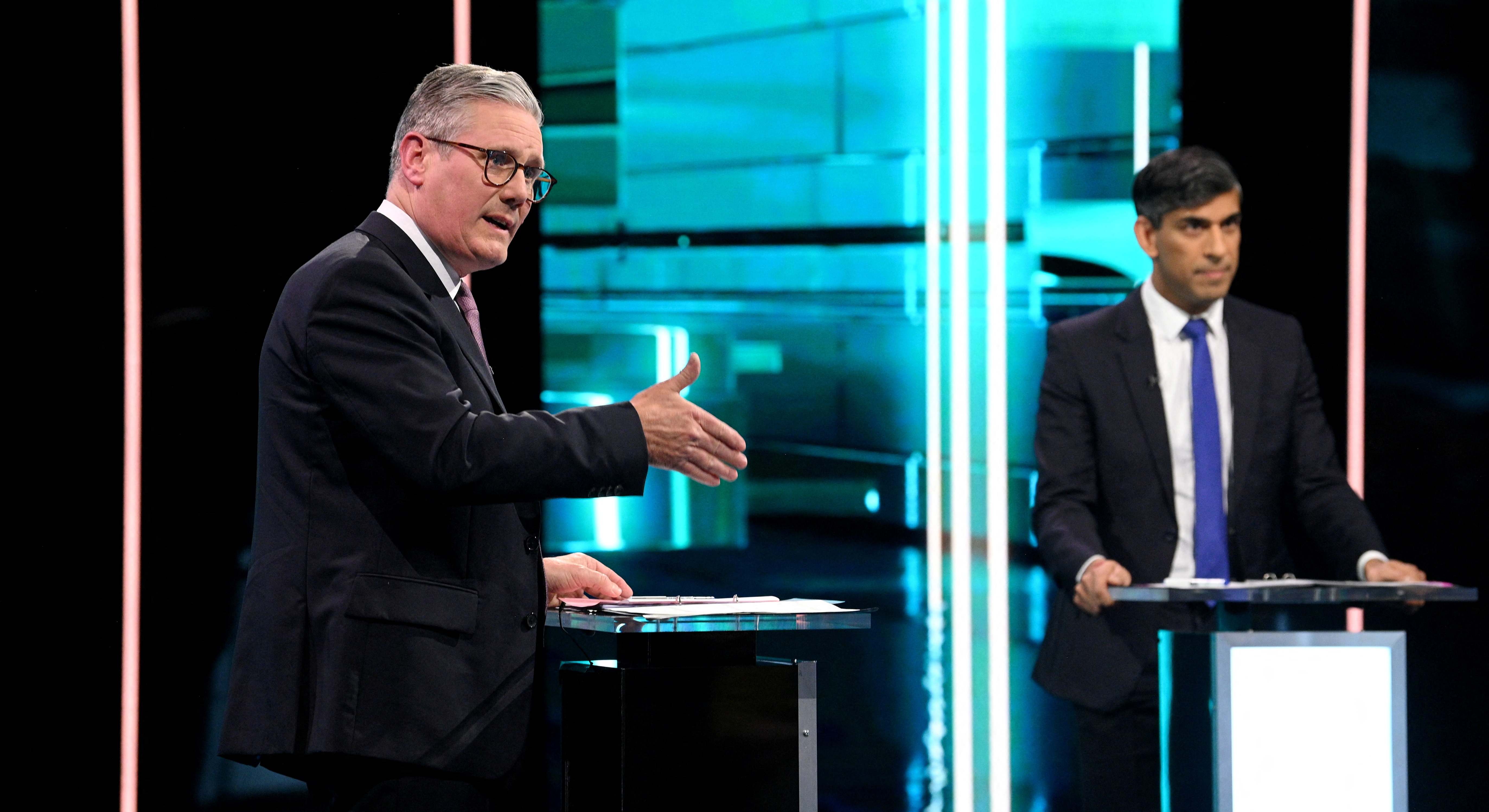 Keir Starmer (laborista, izquierda) y Rishi Sunak (conservador, derecha), en el debate de la cadena ITV: Foto: Reuters
