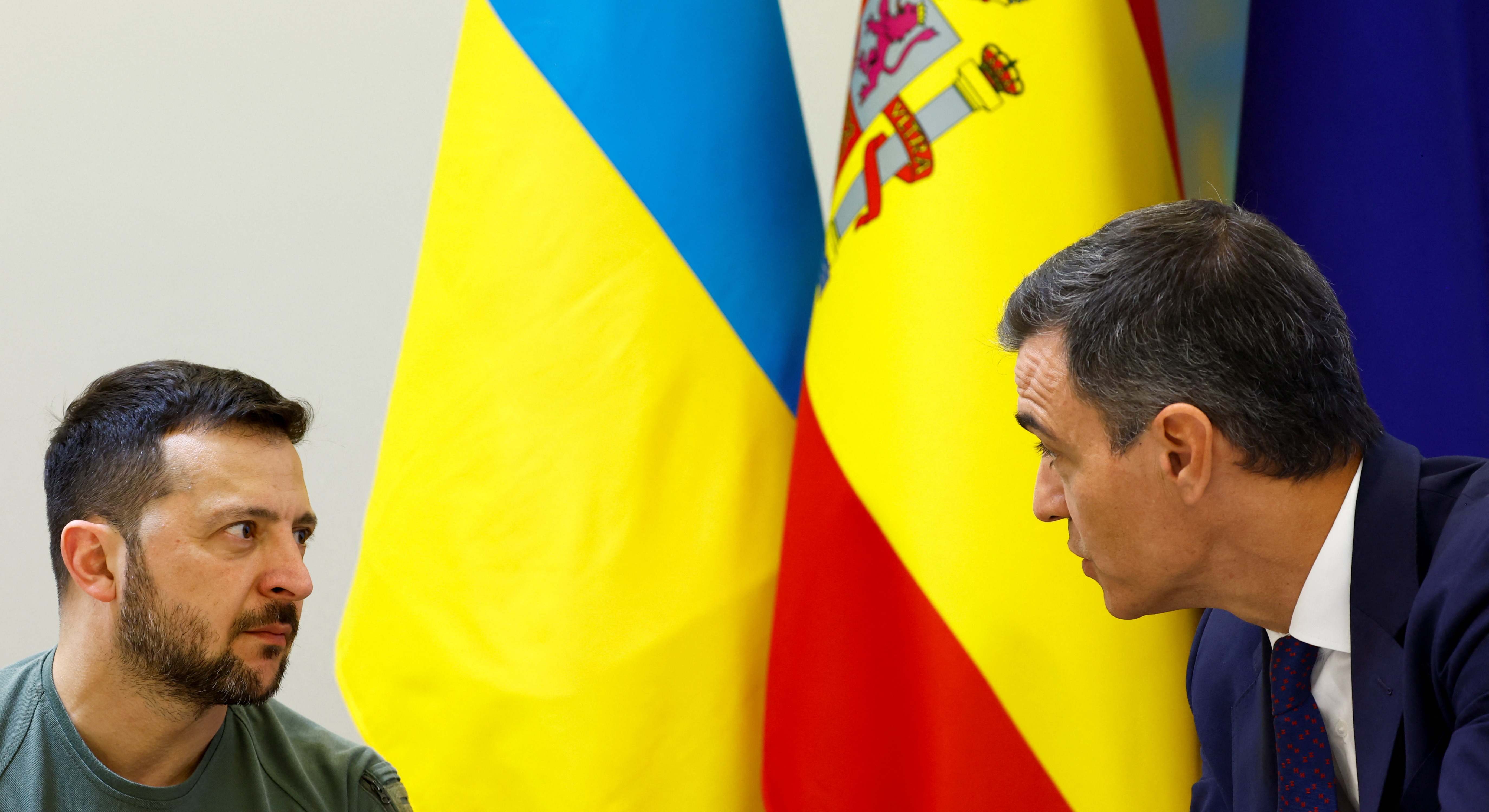 Volodymyr Zelenskiy, presidente de Ucrania y Pedro Sánchez, presidente de España