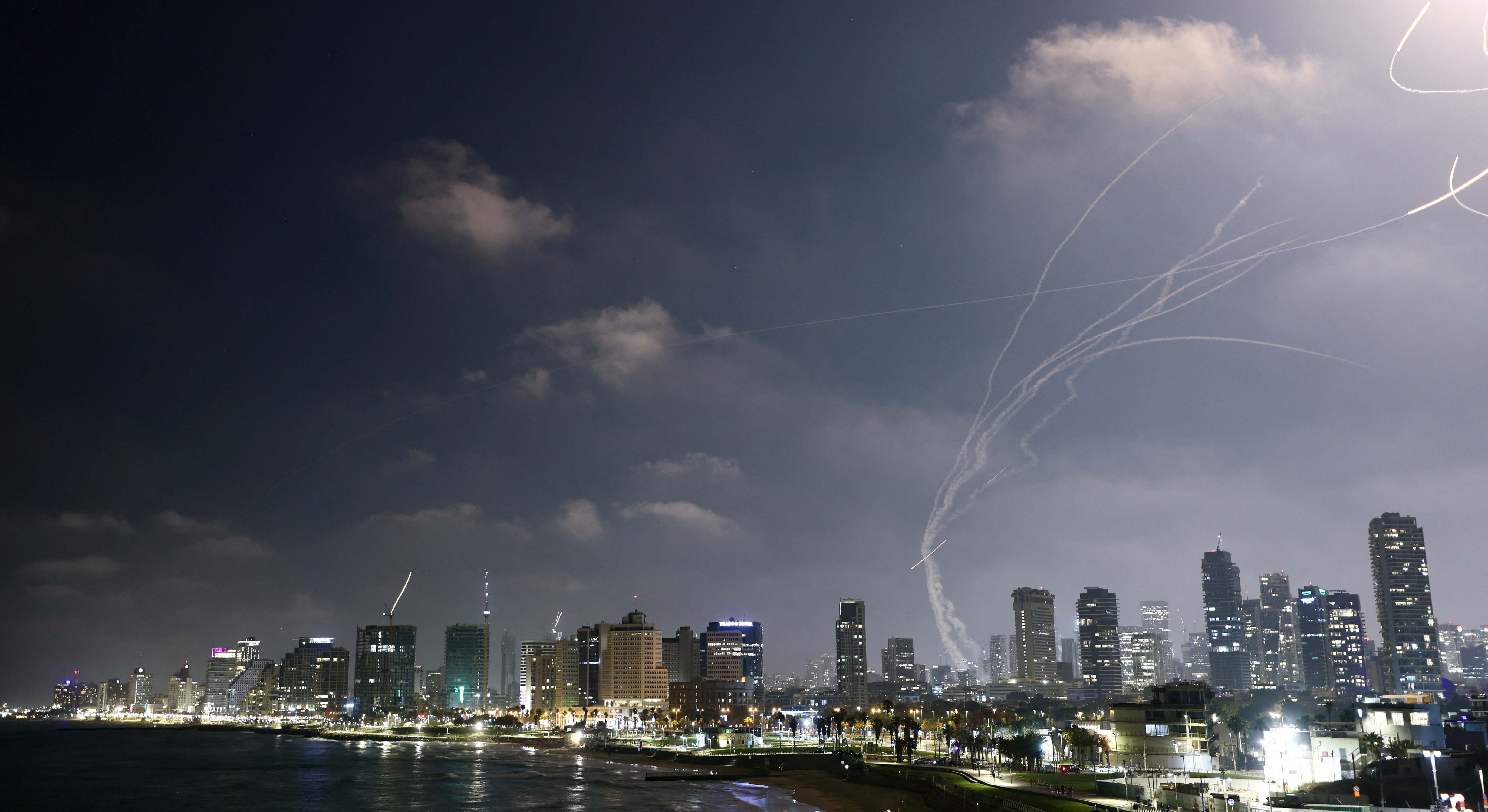 Misiles sobre Tel Aviv. Foto: Reuters