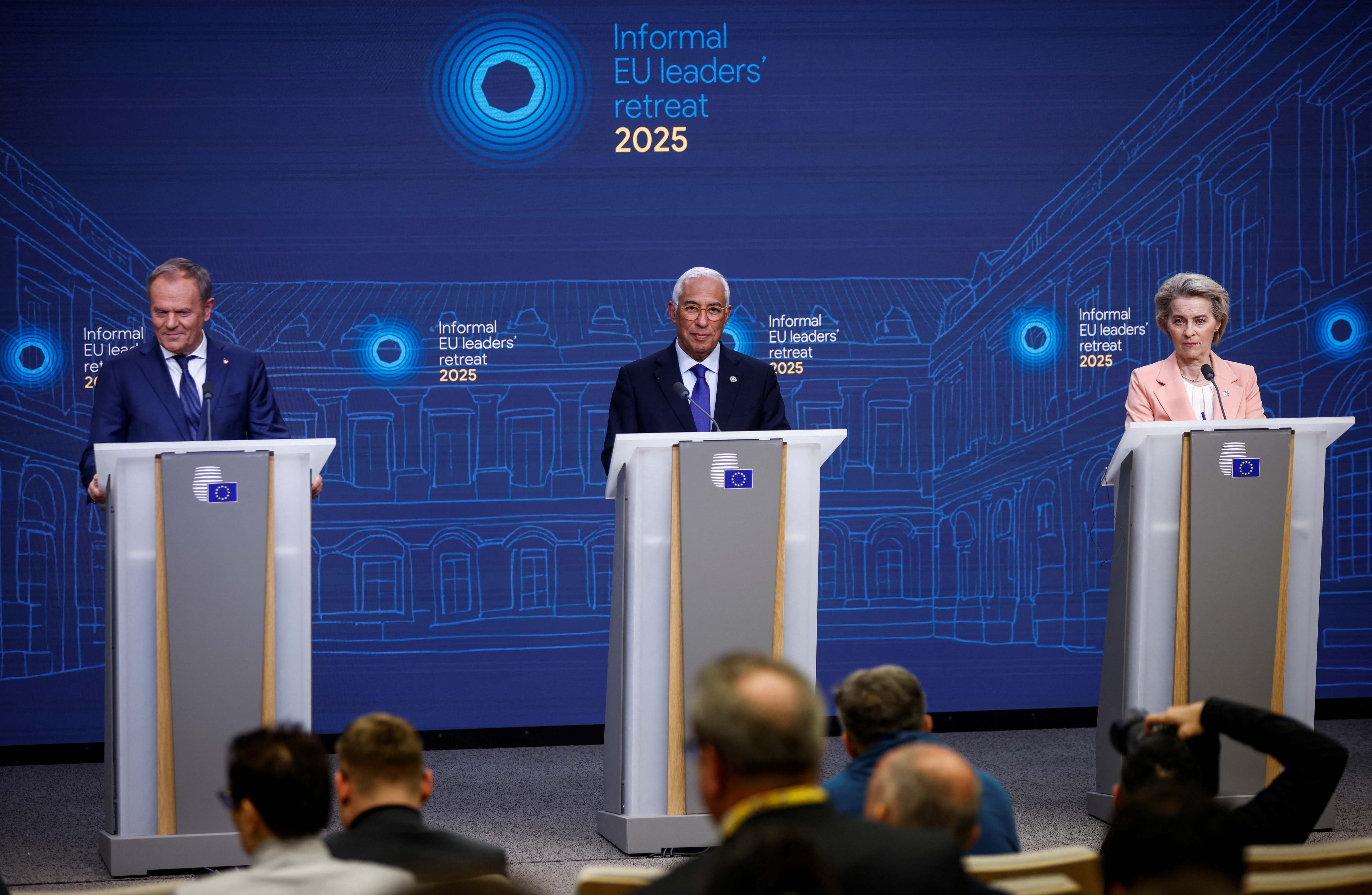 El primer ministro polaco, Donald Tusk, el presidente del Consejo de la UE, Antonio Costa y la presidenta de la Comisión Europea, Ursula von der Leyen.