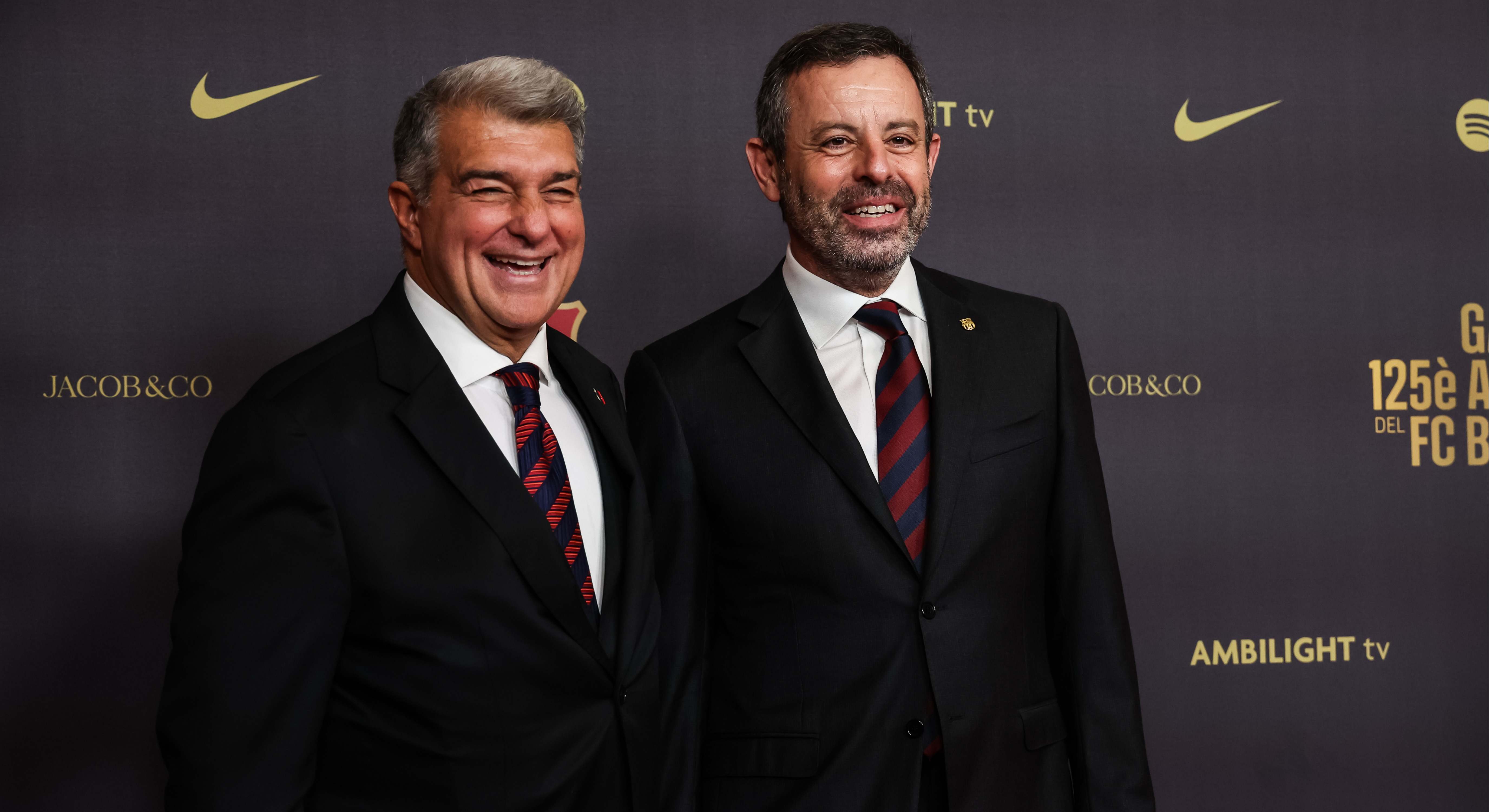 Sandro Rosell junto a Joan Laporta durante la gala por el 125th Aniversario del FC Barcelona