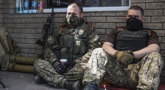 separatistas-prorrusos-descanso-efe.jpg