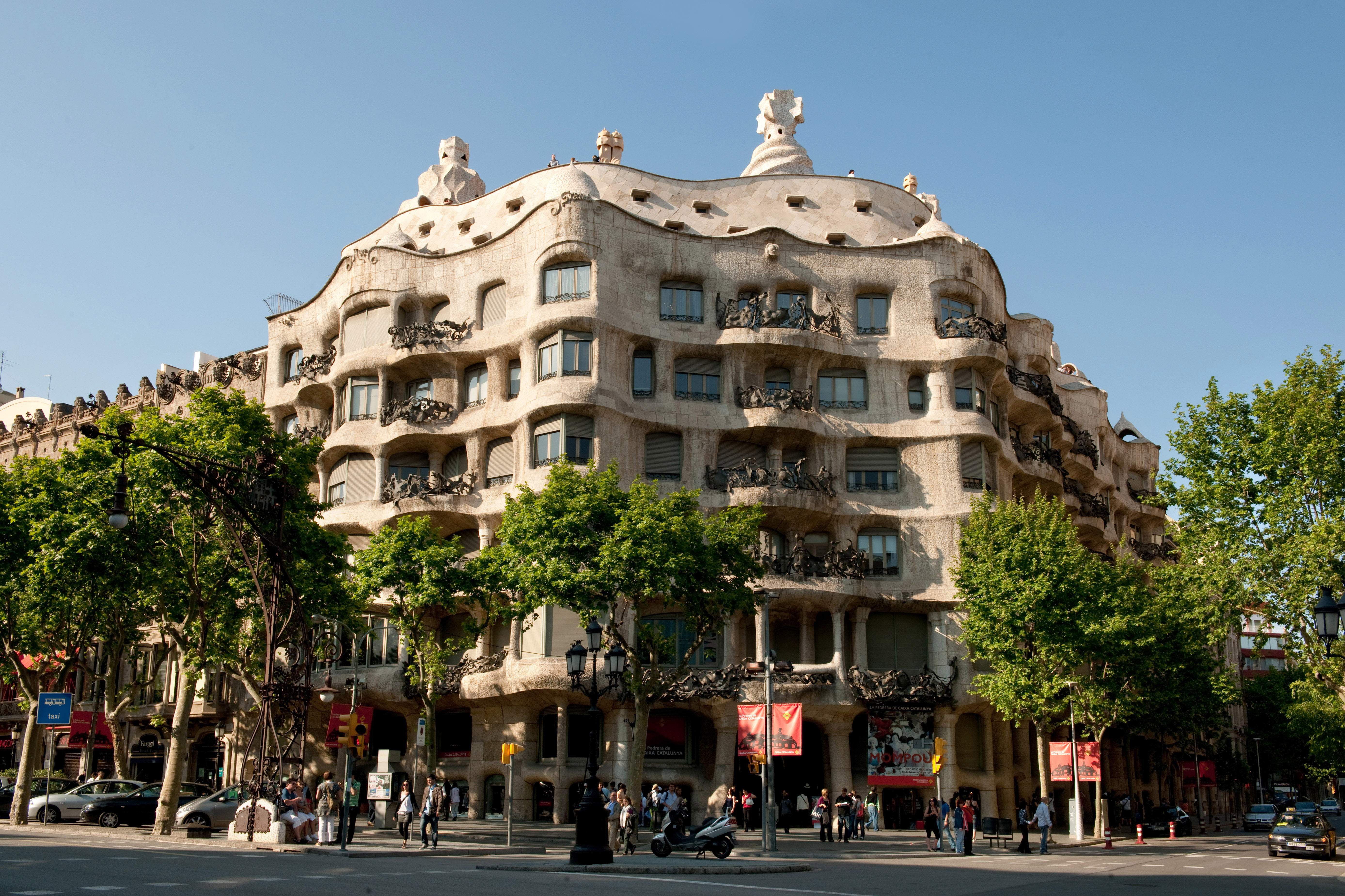 casa-mila-alamy