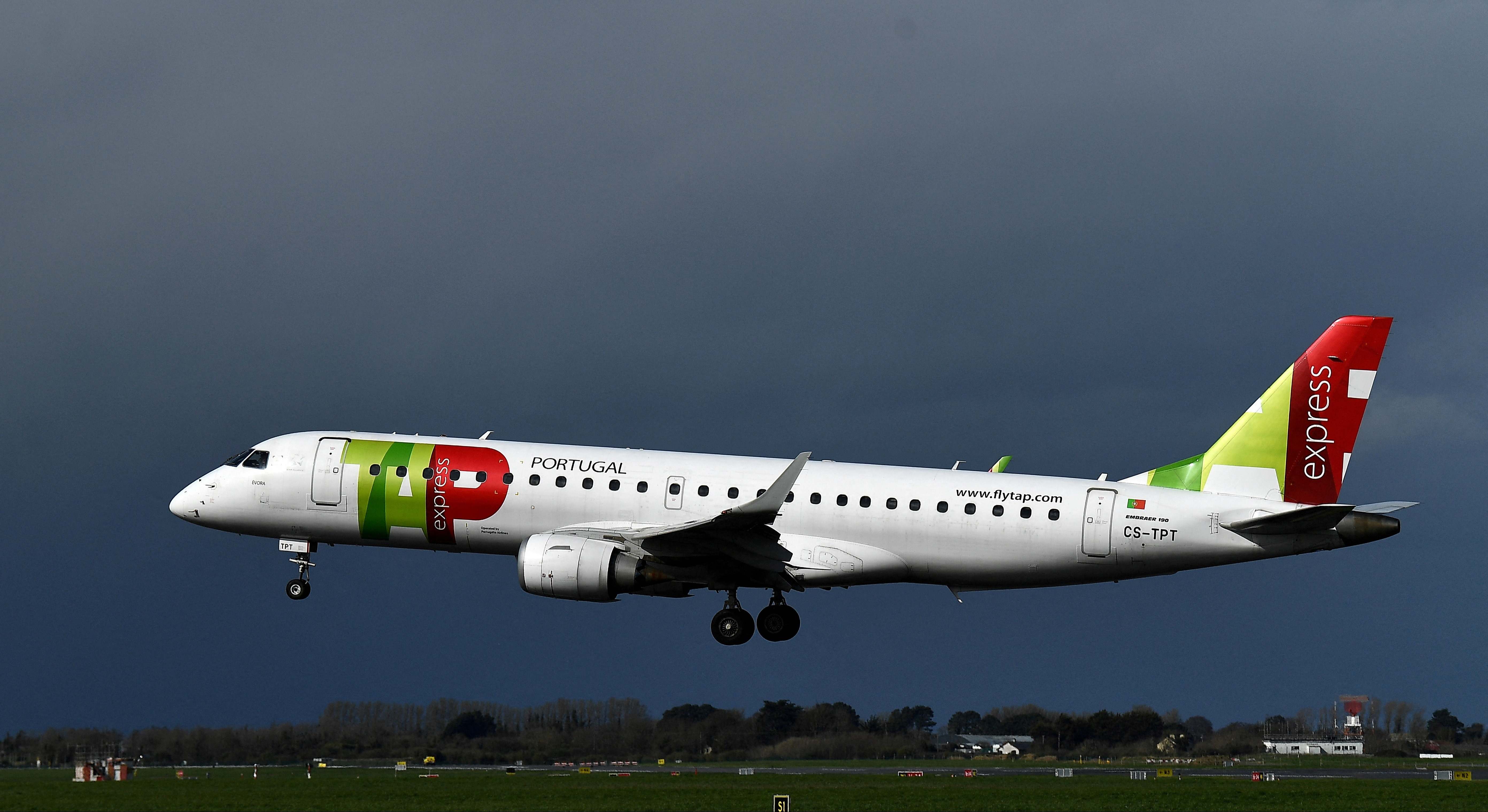 Avión de TAP. / EE