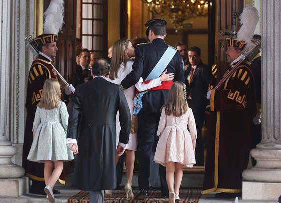 reyes-nuevos-abrazados.jpg