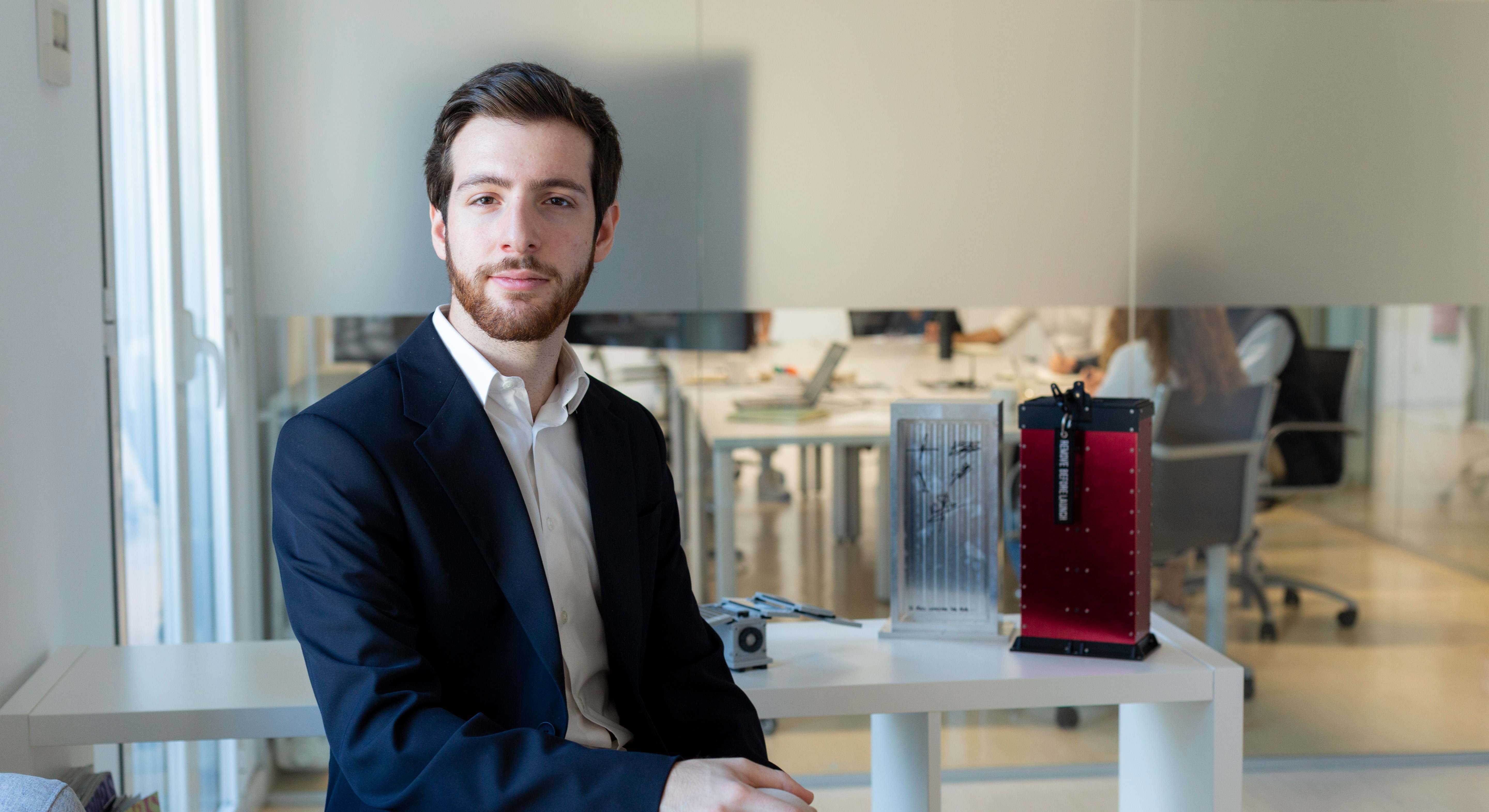 Julián Fernández, Fossa System