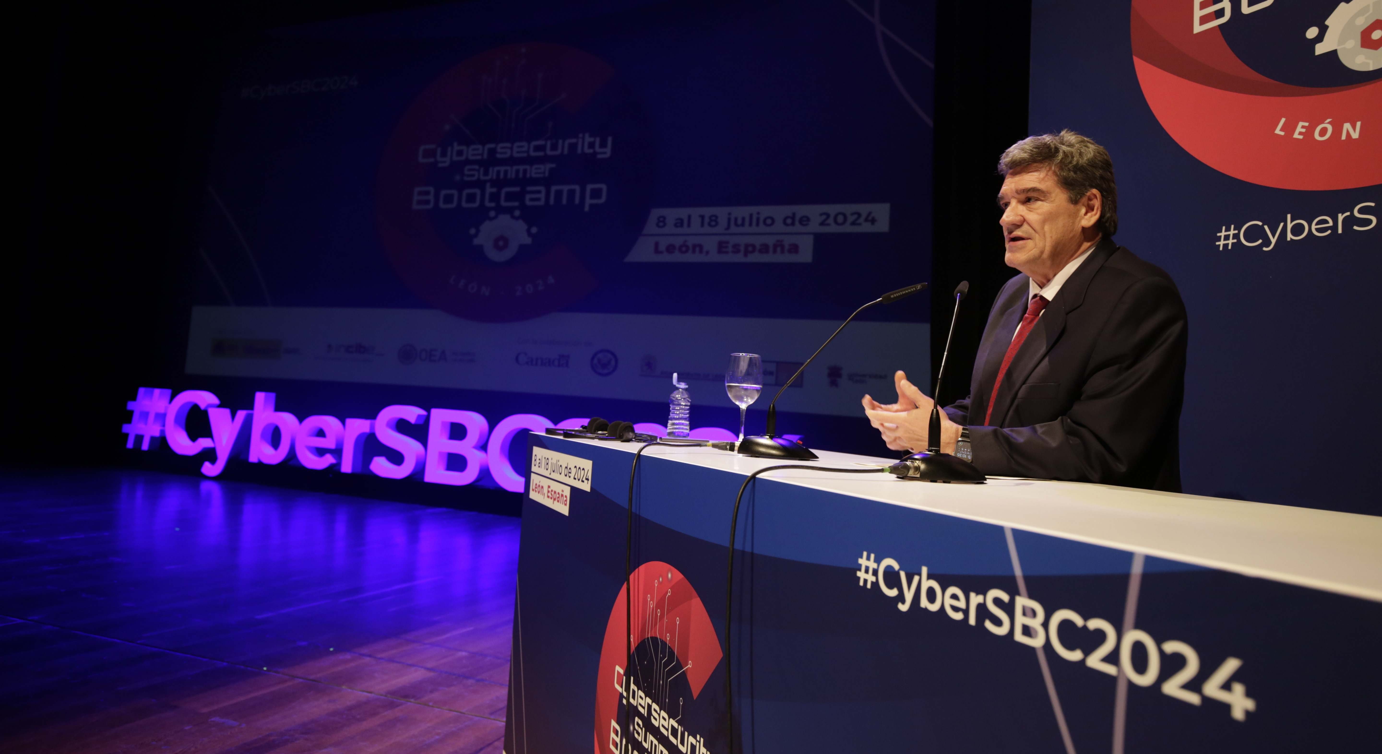 El ministro para la Transformación Digital y de la Función Pública, José Luis Escrivá, inaugura el Cybersecurity Summer Bootcamp