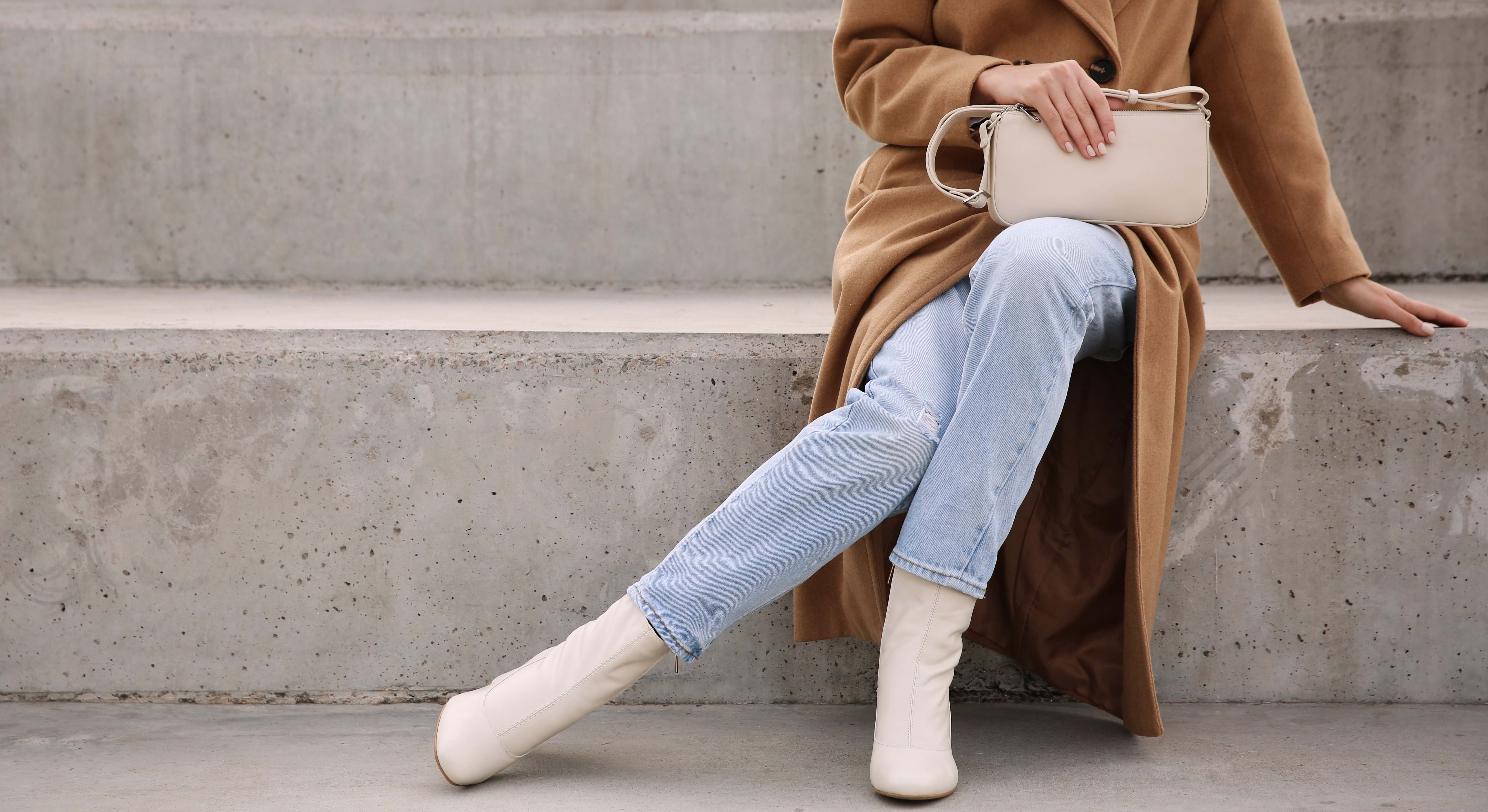 Conjunto con botas otoñales. / Foto: iStock