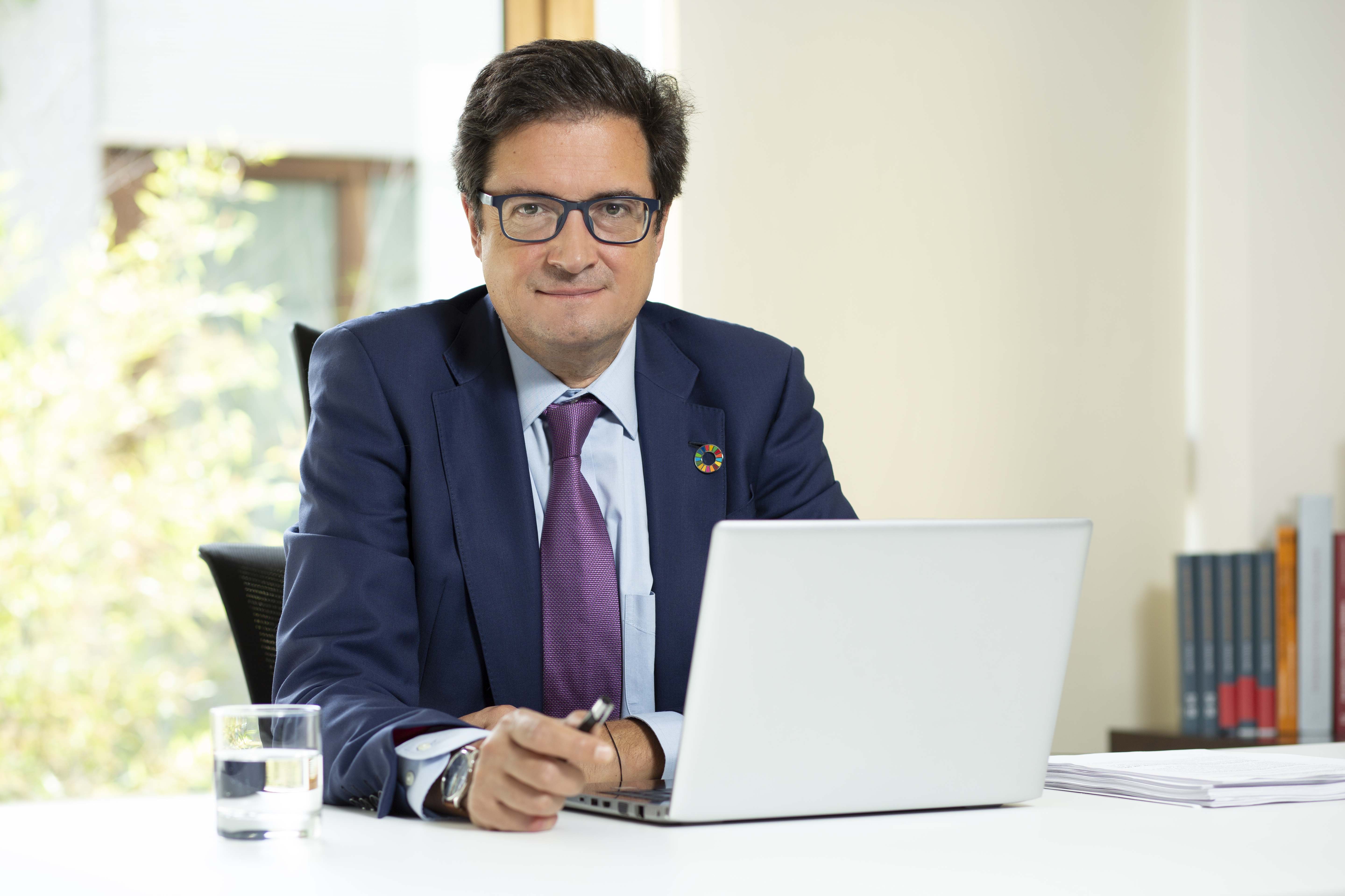 Oscar López