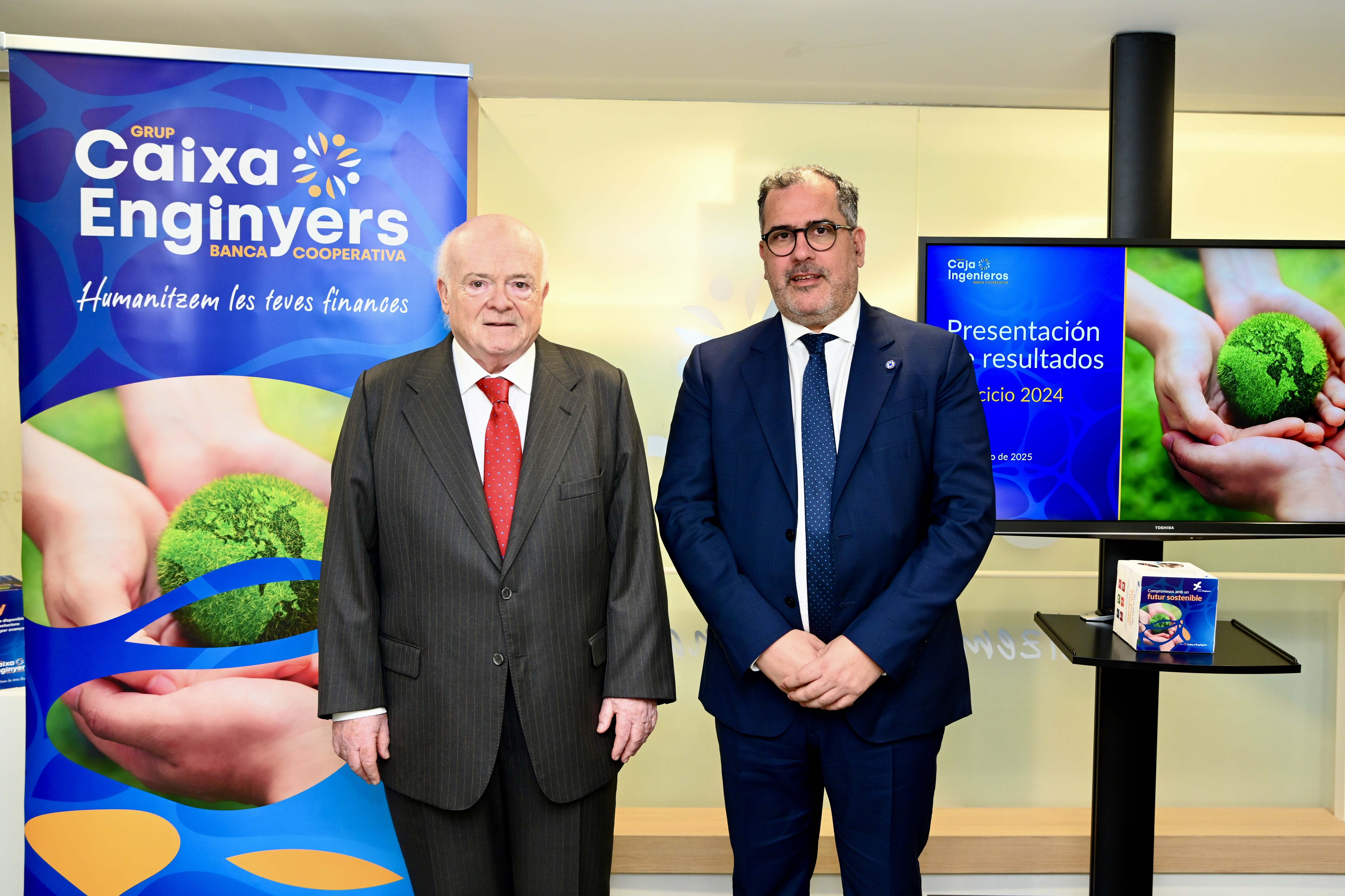 El presidente de Caixa Enginyers, Félix Masjuan, y el director general, Juanjo Llopis. ee