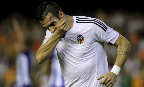 Negredo-celebra-Valencia-2015-reuters.jpg