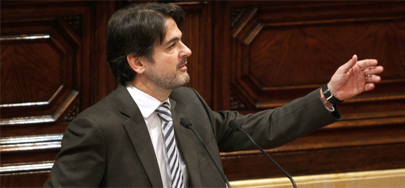 oriol-pujol-parlament-efe-mano.jpg